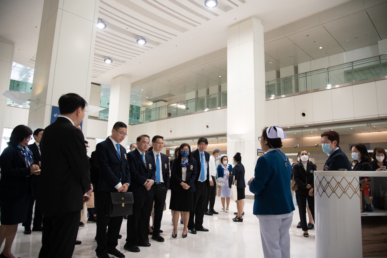 คณะผู้บริหารคณะแพทยศาสตร์โรงพยาบาลรามาธิบดีเยี่ยมเยือนคณะแพทยศาสตร์ศิริราชพยาบาล คณะผู้บริหารคณะแพทยศาสตร์โรงพยาบาลรามาธิบดีเยี่ยมเยือนคณะแพทยศาสตร์ศิริราชพยาบาล