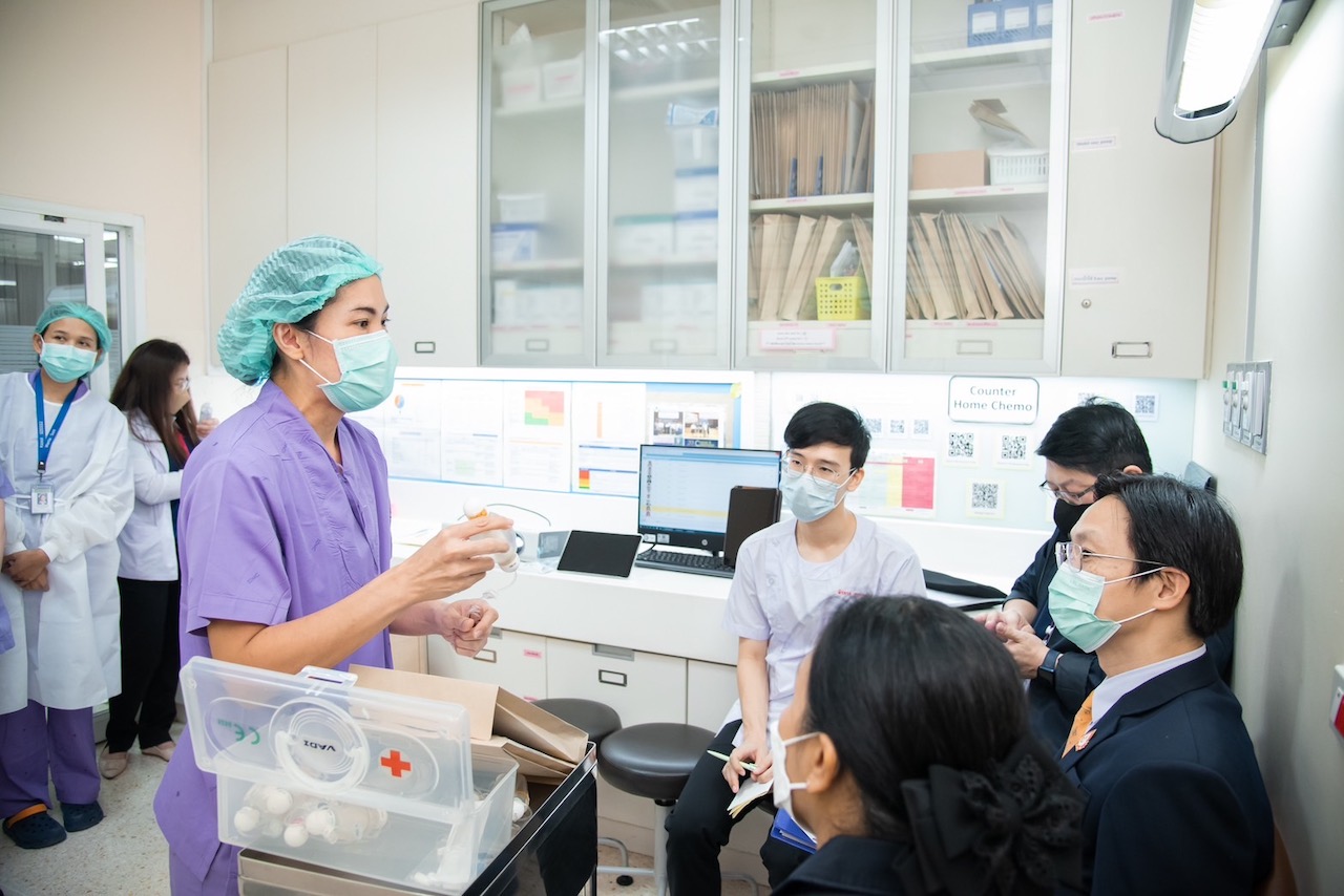 การต่ออายุการรับรองเฉพาะโรค/เฉพาะระบบ (Program and Desease Specific Certification: PDSC) การดูแลรักษาผู้ป่วยมะเร็งลำไส้ใหญ่ที่ได้รับยาเคมีบำบัดทางสายสวนหลอดเลือดดำส่วนกลางที่บ้าน (Ramathibodi Home-Based Chemotherapy Model) (RHCM) การต่ออายุการรับรองเฉพาะโรค/เฉพาะระบบ (Program and Desease Specific Certification: PDSC) การดูแลรักษาผู้ป่วยมะเร็งลำไส้ใหญ่ที่ได้รับยาเคมีบำบัดทางสายสวนหลอดเลือดดำส่วนกลางที่บ้าน (Ramathibodi Home-Based Chemotherapy Model) (RHCM)