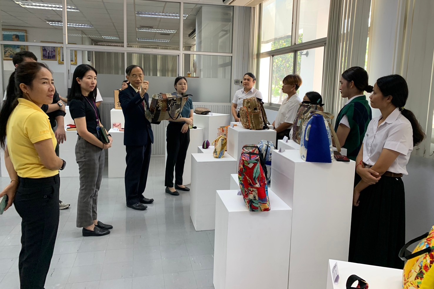นิทรรศการผลงานจากการฝึกงานกับมูลนิธิสายใจไทย ของนักศึกษาชั้นปีที่ 4 หลักสูตรศิลปศาสตรบัณฑิต สาขาหูหนวกศึกษา นิทรรศการผลงานจากการฝึกงานกับมูลนิธิสายใจไทย ของนักศึกษาชั้นปีที่ 4 หลักสูตรศิลปศาสตรบัณฑิต สาขาหูหนวกศึกษา