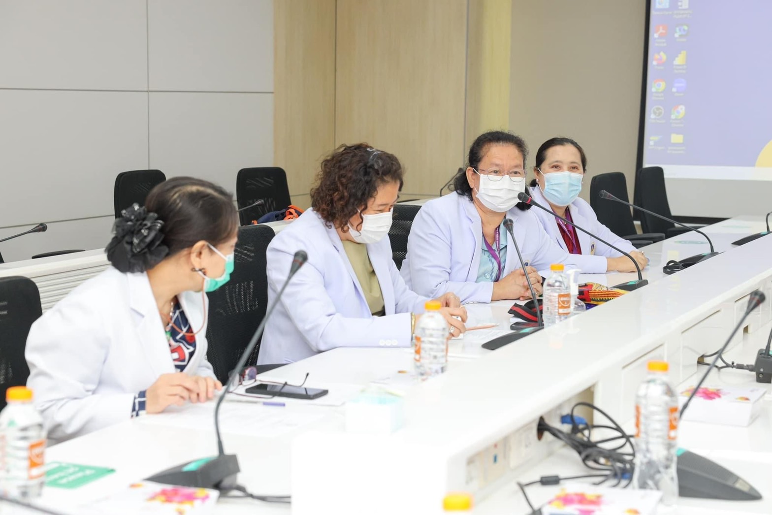 การต้อนรับผู้บริหารจาก “School of Nursing, Tung Wah College, Hong Kong” การต้อนรับผู้บริหารจาก “School of Nursing, Tung Wah College, Hong Kong”