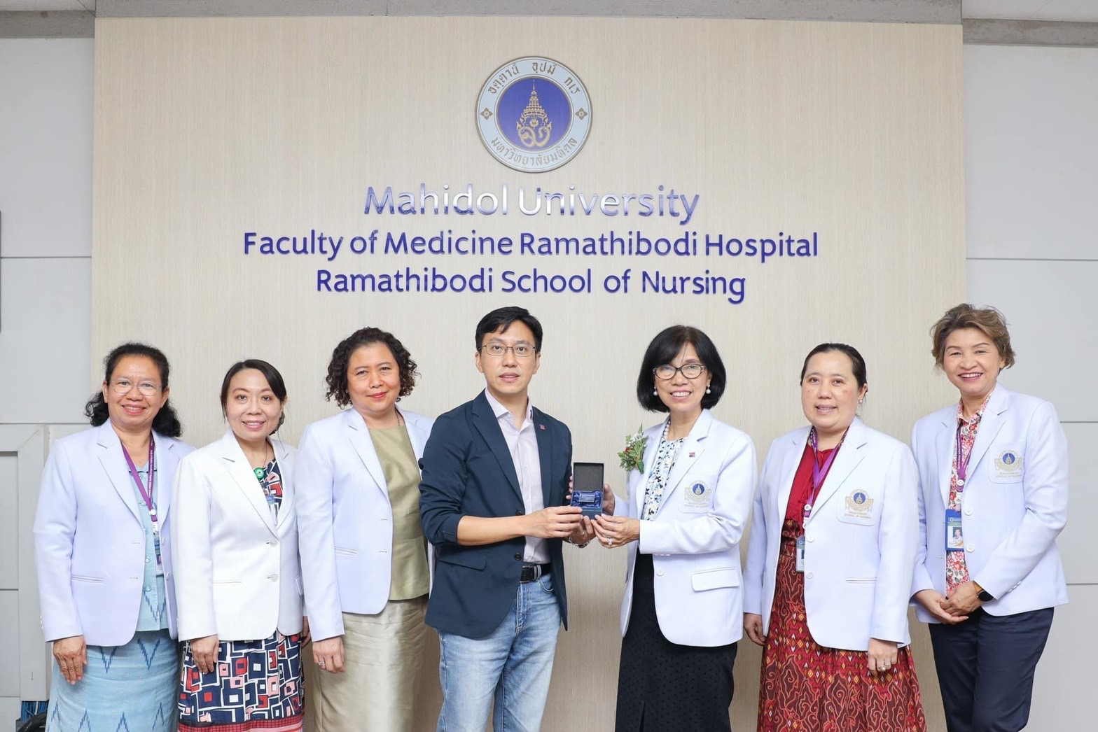 การต้อนรับผู้บริหารจาก “School of Nursing, Tung Wah College, Hong Kong” การต้อนรับผู้บริหารจาก “School of Nursing, Tung Wah College, Hong Kong”