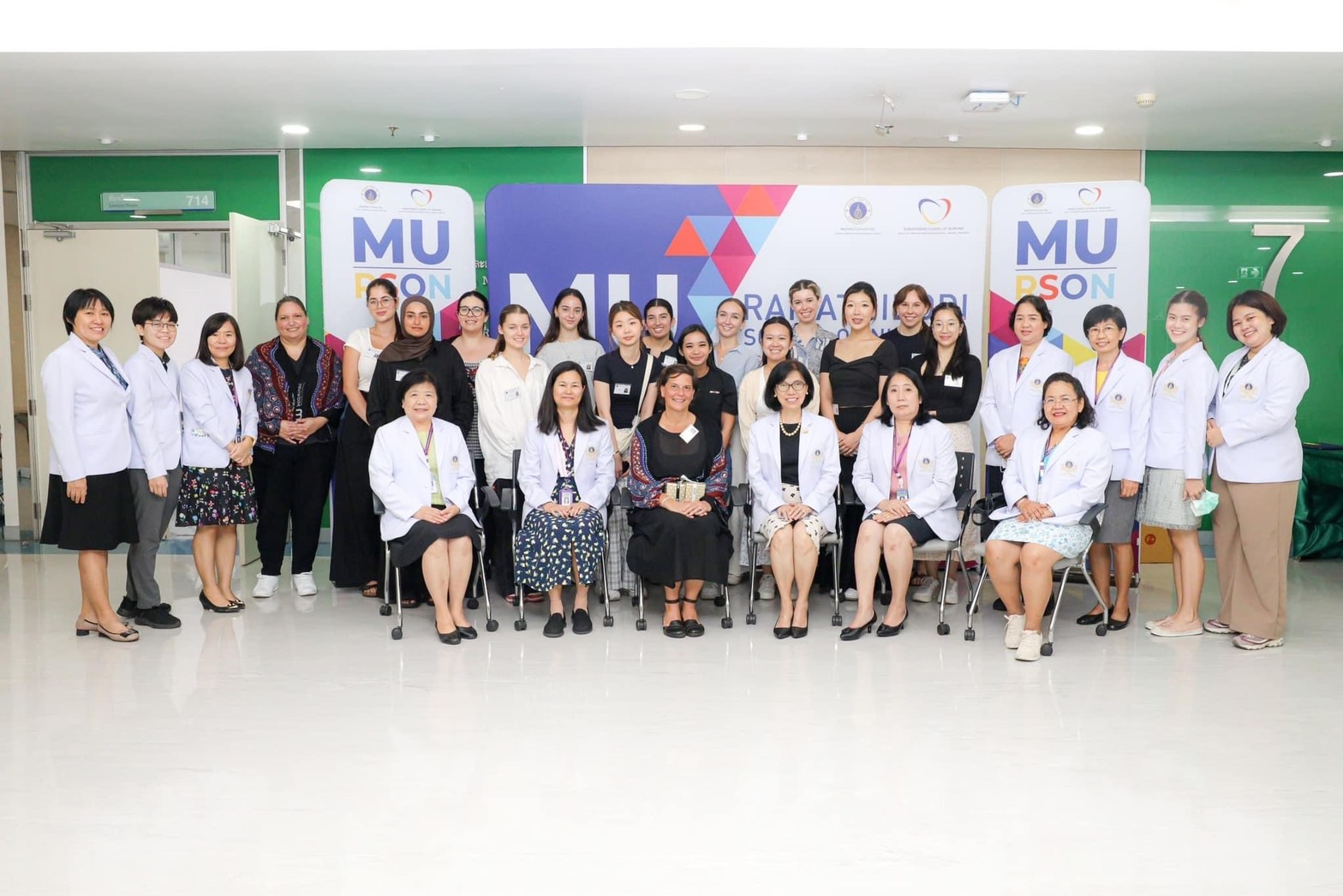 โรงเรียนพยาบาลรามาธิบดี คณะแพทยศาสตร์โรงพยาบาลรามาธิบดี มหาวิทยาลัยมหิดล ให้การต้อนรับ Dr. Heike Roth, Midwifery Lecturer และนักศึกษาผดุงครรภ์จาก University of Technology Sydney เครือรัฐออสเตรเลีย