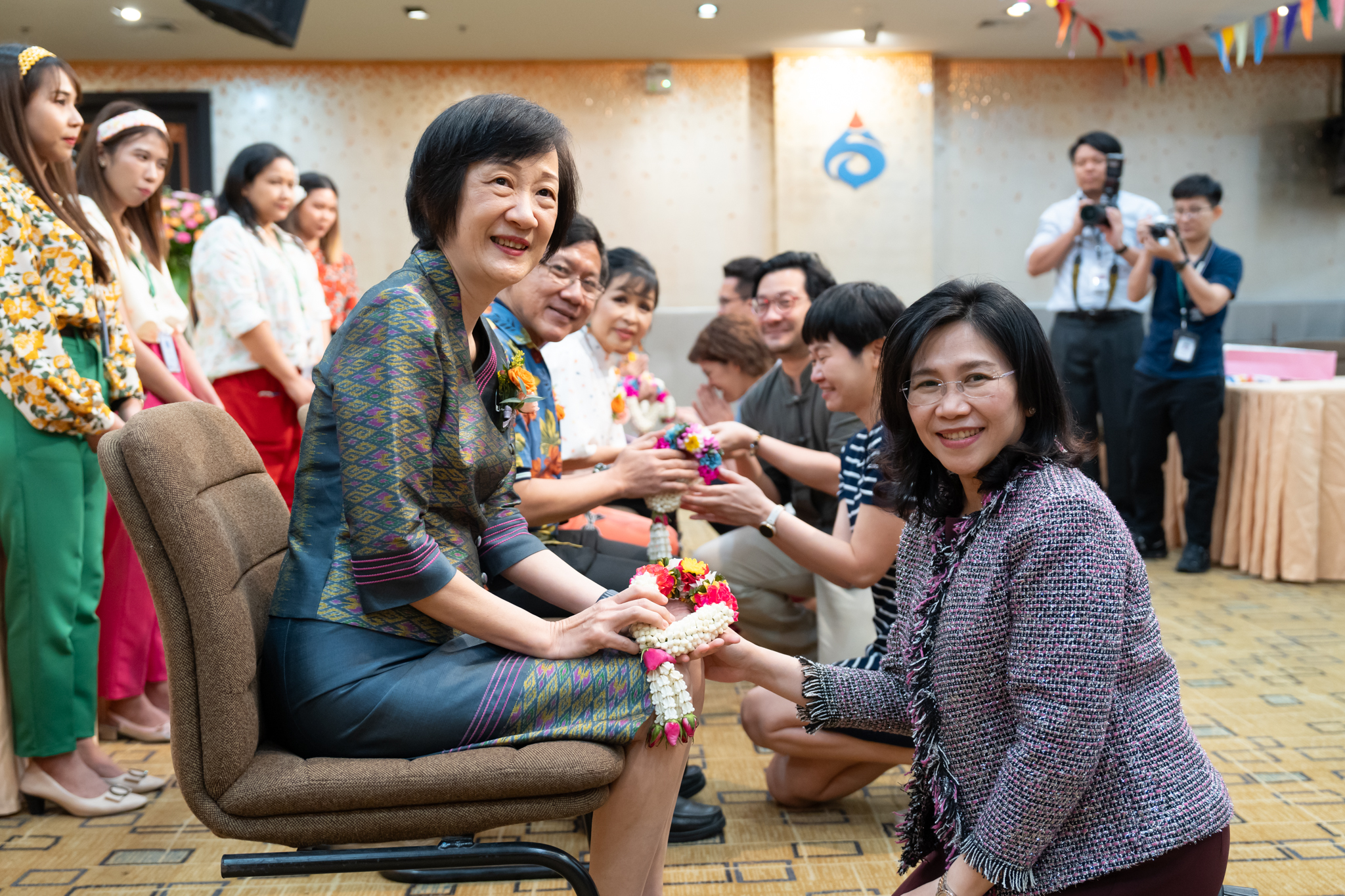 พิธีมุทิตาจิตหัวหน้าฝ่าย/งาน สังกัดโรงพยาบาลรามาธิบดี ในวาระครบอายุราชการ 60 ปี พิธีมุทิตาจิตหัวหน้าฝ่าย/งาน สังกัดโรงพยาบาลรามาธิบดี ในวาระครบอายุราชการ 60 ปี