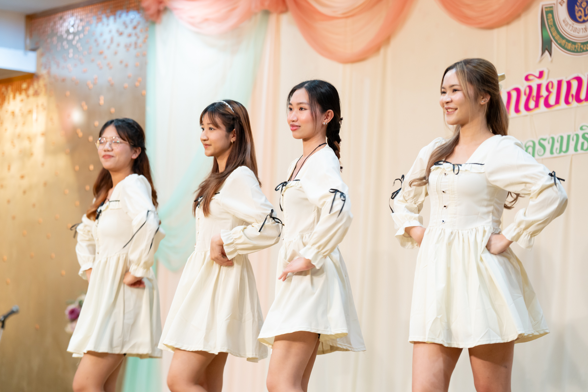 พิธีมุทิตาจิตหัวหน้าฝ่าย/งาน สังกัดโรงพยาบาลรามาธิบดี ในวาระครบอายุราชการ 60 ปี พิธีมุทิตาจิตหัวหน้าฝ่าย/งาน สังกัดโรงพยาบาลรามาธิบดี ในวาระครบอายุราชการ 60 ปี
