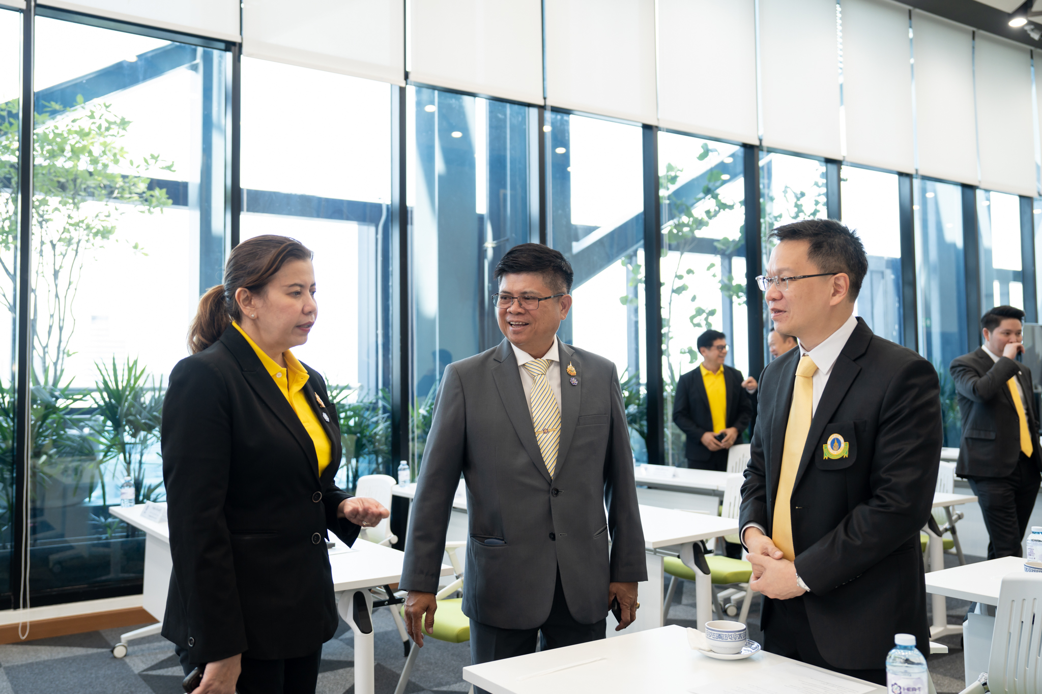 พิธีลงนามสัญญาให้บริการทางการแพทย์ “โครงการศูนย์สุขภาพ” ระหว่าง มหาวิทยาลัยมหิดล (คณะแพทยศาสตร์โรงพยาบาลรามาธิบดี) กับ การนิคมอุตสาหกรรมแห่งประเทศไทย (กนอ.) พิธีลงนามสัญญาให้บริการทางการแพทย์ “โครงการศูนย์สุขภาพ” ระหว่าง มหาวิทยาลัยมหิดล (คณะแพทยศาสตร์โรงพยาบาลรามาธิบดี) กับ การนิคมอุตสาหกรรมแห่งประเทศไทย (กนอ.)