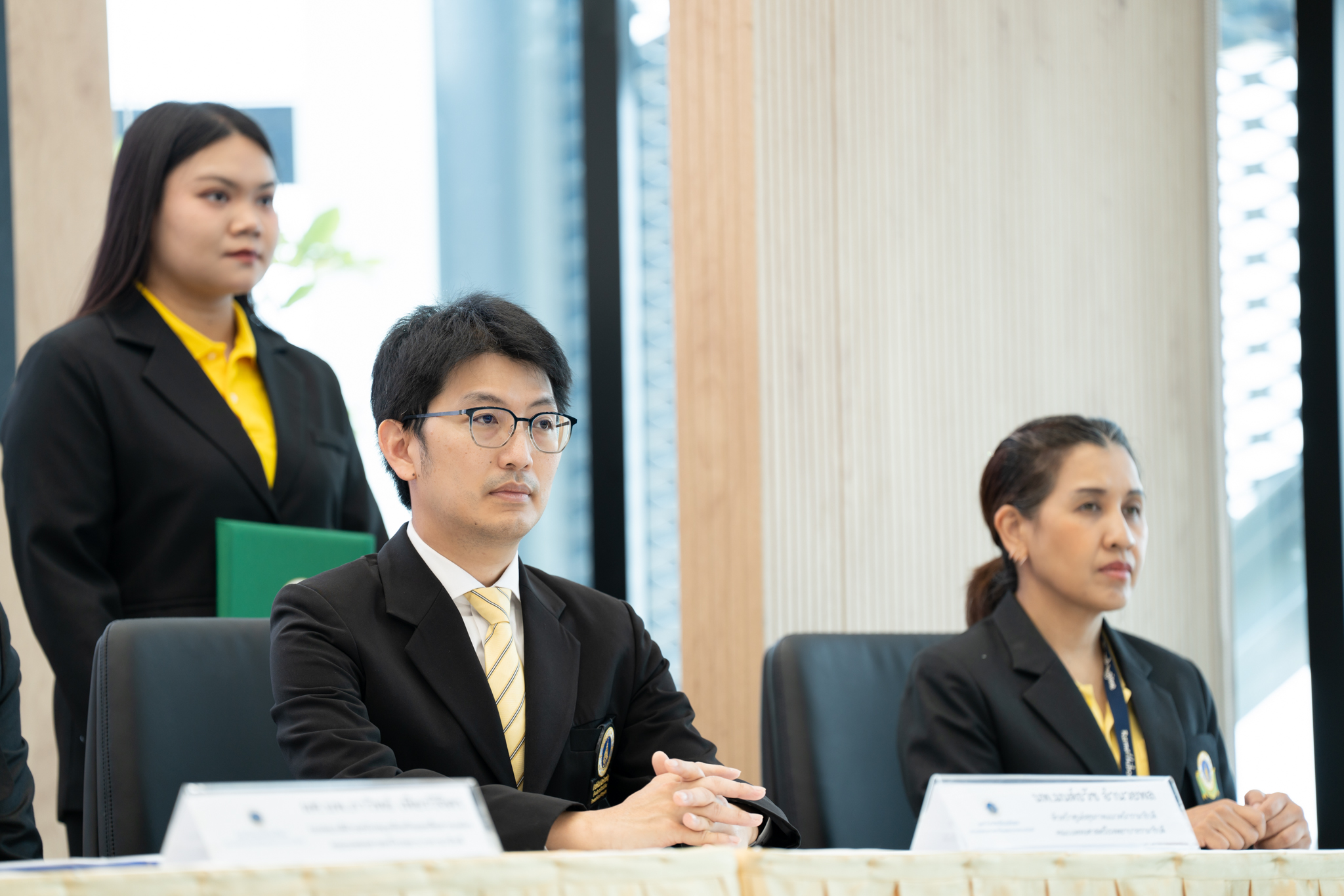 พิธีลงนามสัญญาให้บริการทางการแพทย์ “โครงการศูนย์สุขภาพ” ระหว่าง มหาวิทยาลัยมหิดล (คณะแพทยศาสตร์โรงพยาบาลรามาธิบดี) กับ การนิคมอุตสาหกรรมแห่งประเทศไทย (กนอ.) พิธีลงนามสัญญาให้บริการทางการแพทย์ “โครงการศูนย์สุขภาพ” ระหว่าง มหาวิทยาลัยมหิดล (คณะแพทยศาสตร์โรงพยาบาลรามาธิบดี) กับ การนิคมอุตสาหกรรมแห่งประเทศไทย (กนอ.)