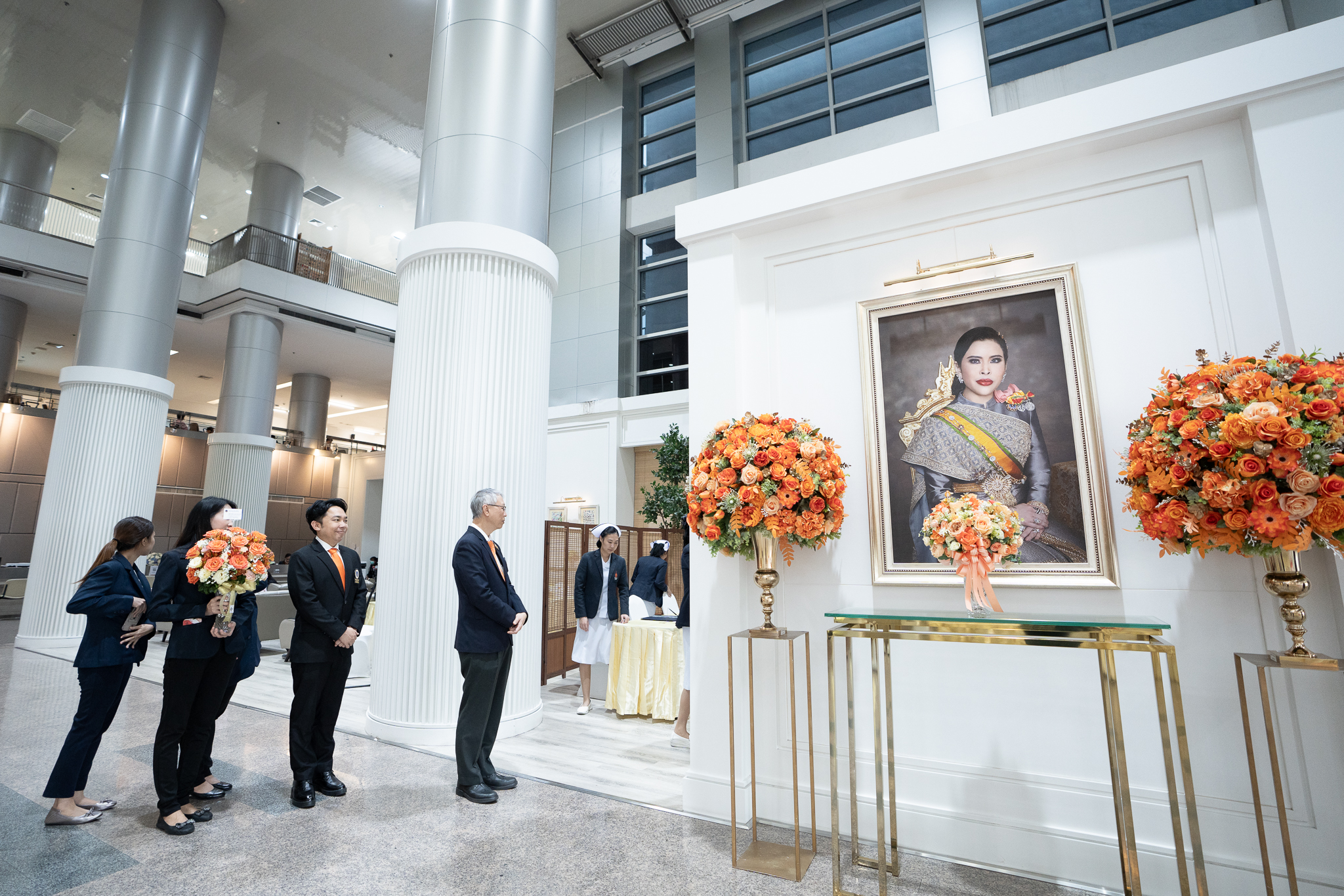 คณะแพทยศาสตร์โรงพยาบาลรามาธิบดี มหาวิทยาลัยมหิดล ร่วมถวายแจกันดอกไม้และลงนามถวายพระพร สมเด็จพระเจ้าน้องนางเธอ เจ้าฟ้าจุฬาภรณวลัยลักษณ์ อัครราชกุมารี กรมพระศรีสวางควัฒน วรขัตติยราชนารี ให้ทรงหายจากพระอาการประชวร และมีพระพลานามัยแข็งแรง คณะแพทยศาสตร์โรงพยาบาลรามาธิบดี มหาวิทยาลัยมหิดล ร่วมถวายแจกันดอกไม้และลงนามถวายพระพร สมเด็จพระเจ้าน้องนางเธอ เจ้าฟ้าจุฬาภรณวลัยลักษณ์ อัครราชกุมารี กรมพระศรีสวางควัฒน วรขัตติยราชนารี ให้ทรงหายจากพระอาการประชวร และมีพระพลานามัยแข็งแรง