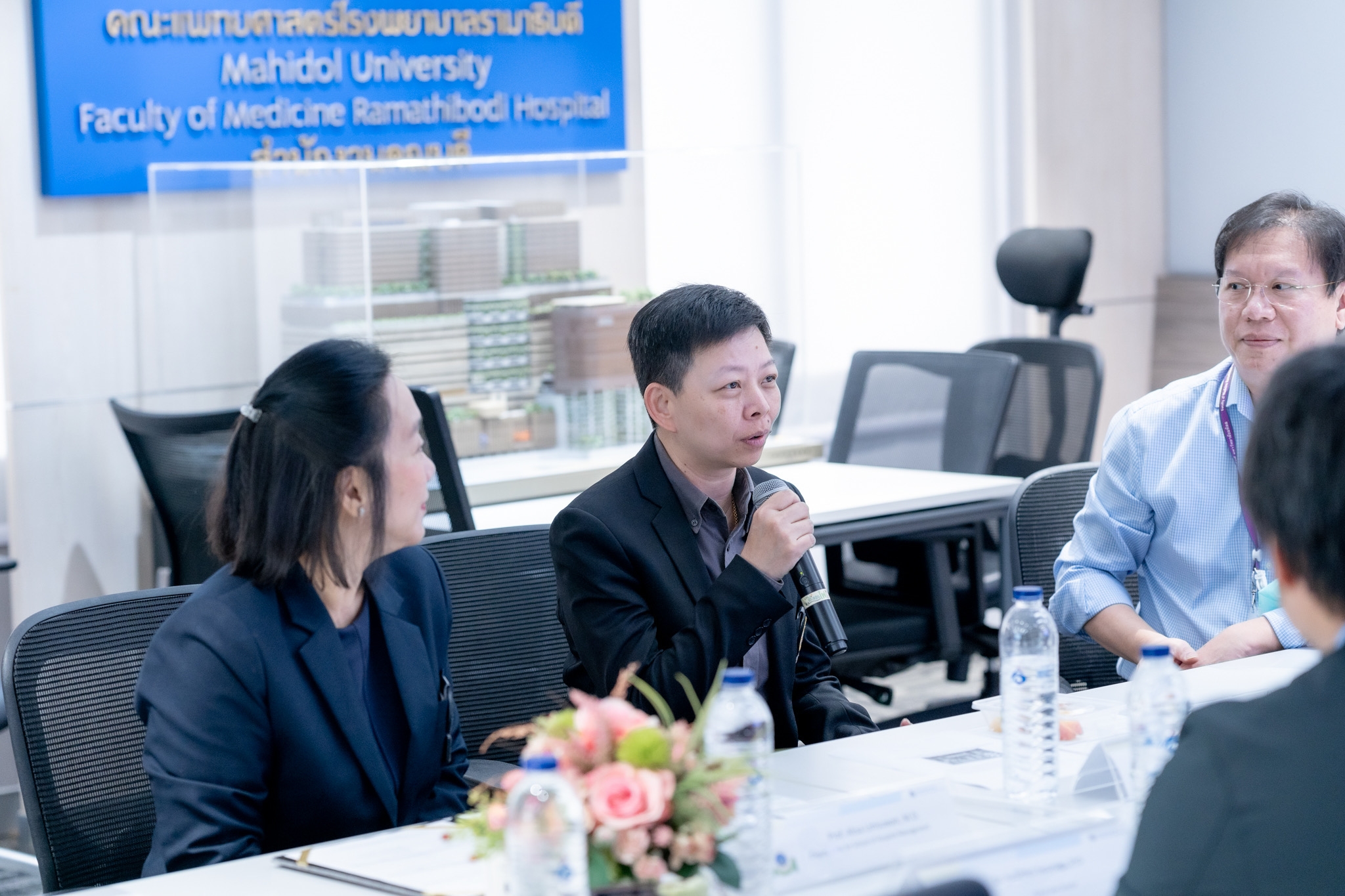 คณะแพทยศาสตร์โรงพยาบาลรามาธิบดี มหาวิทยาลัยมหิดล ให้การต้อนรับคณะผู้แทนจากบริษัท Cyberdyne Inc. ประเทศญี่ปุ่น คณะแพทยศาสตร์โรงพยาบาลรามาธิบดี มหาวิทยาลัยมหิดล ให้การต้อนรับคณะผู้แทนจากบริษัท Cyberdyne Inc. ประเทศญี่ปุ่น