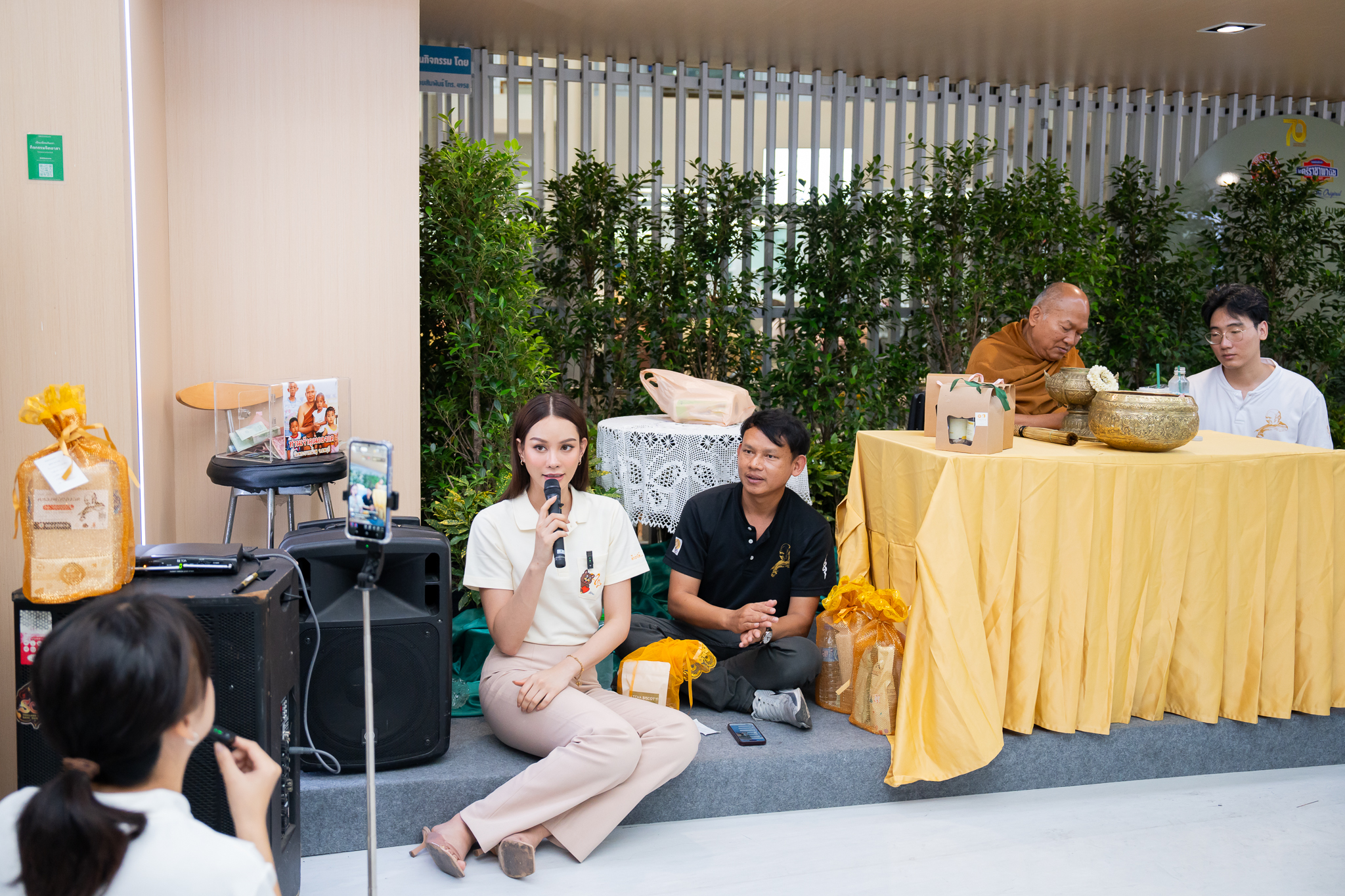 กิจกรรมทำบุญและบรรยายธรรม โดยพระราชวิสุทธิประชานาถ (หลวงพ่ออลงกต) เจ้าอาวาสวัดพระบาทน้ำพุ กิจกรรมทำบุญและบรรยายธรรม โดยพระราชวิสุทธิประชานาถ (หลวงพ่ออลงกต) เจ้าอาวาสวัดพระบาทน้ำพุ