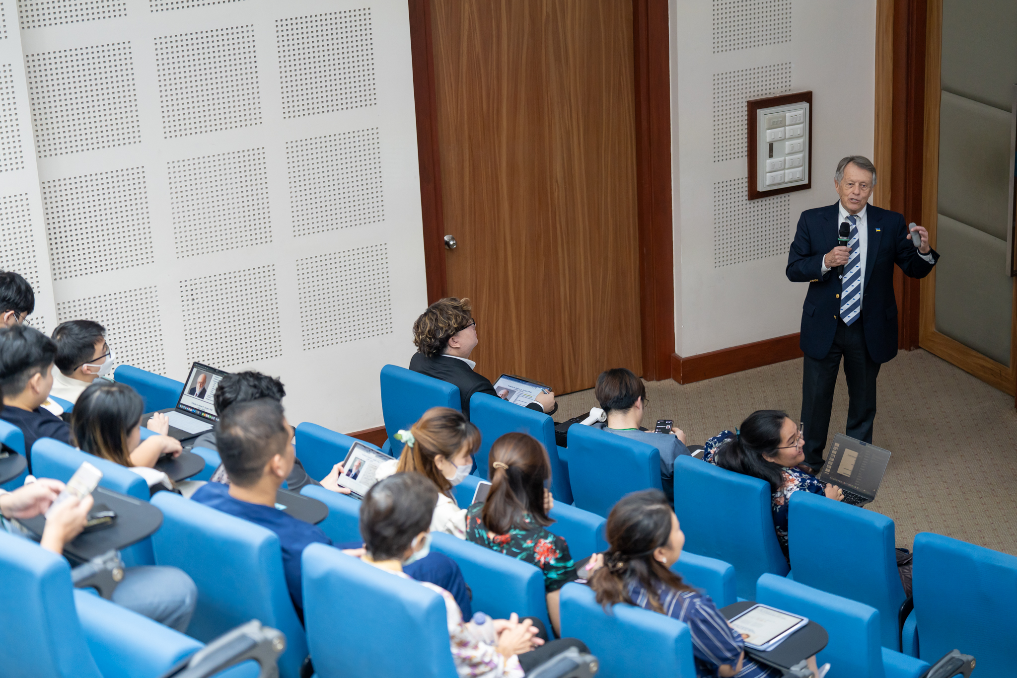 บรรยายพิเศษ เรื่อง “AUDIOLOGY TALK” โดย Professor James W. Hall III, Ph.D