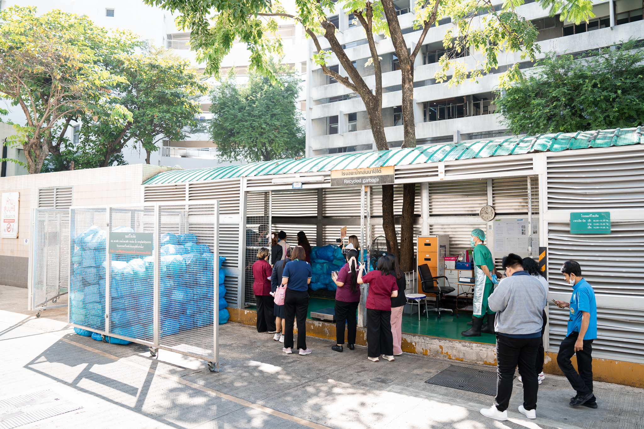 คณะแพทยศาสตร์โรงพยาบาลรามาธิบดี มหาวิทยาลัยมหิดล ให้การต้อนรับคณะตรวจประเมินภายนอก เพื่อขอการรับรองระบบบริหารสิ่งแวดล้อม มาตรฐาน ISO14001:2015 ขั้นที่ 2 (External audit stage II) คณะแพทยศาสตร์โรงพยาบาลรามาธิบดี มหาวิทยาลัยมหิดล ให้การต้อนรับคณะตรวจประเมินภายนอก เพื่อขอการรับรองระบบบริหารสิ่งแวดล้อม มาตรฐาน ISO14001:2015 ขั้นที่ 2 (External audit stage II)