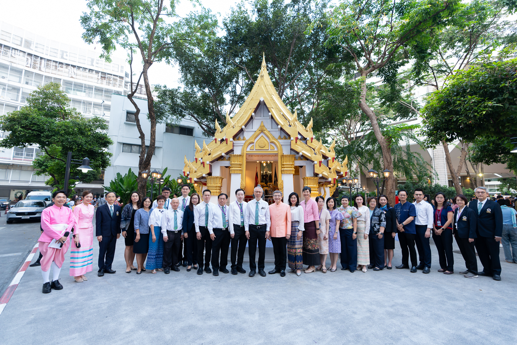 พิธีทำบุญตักบาตรเนื่องในโอกาสส่งท้ายปีเก่าต้อนรับปีใหม่ 2568 พิธีทำบุญตักบาตรเนื่องในโอกาสส่งท้ายปีเก่าต้อนรับปีใหม่ 2568