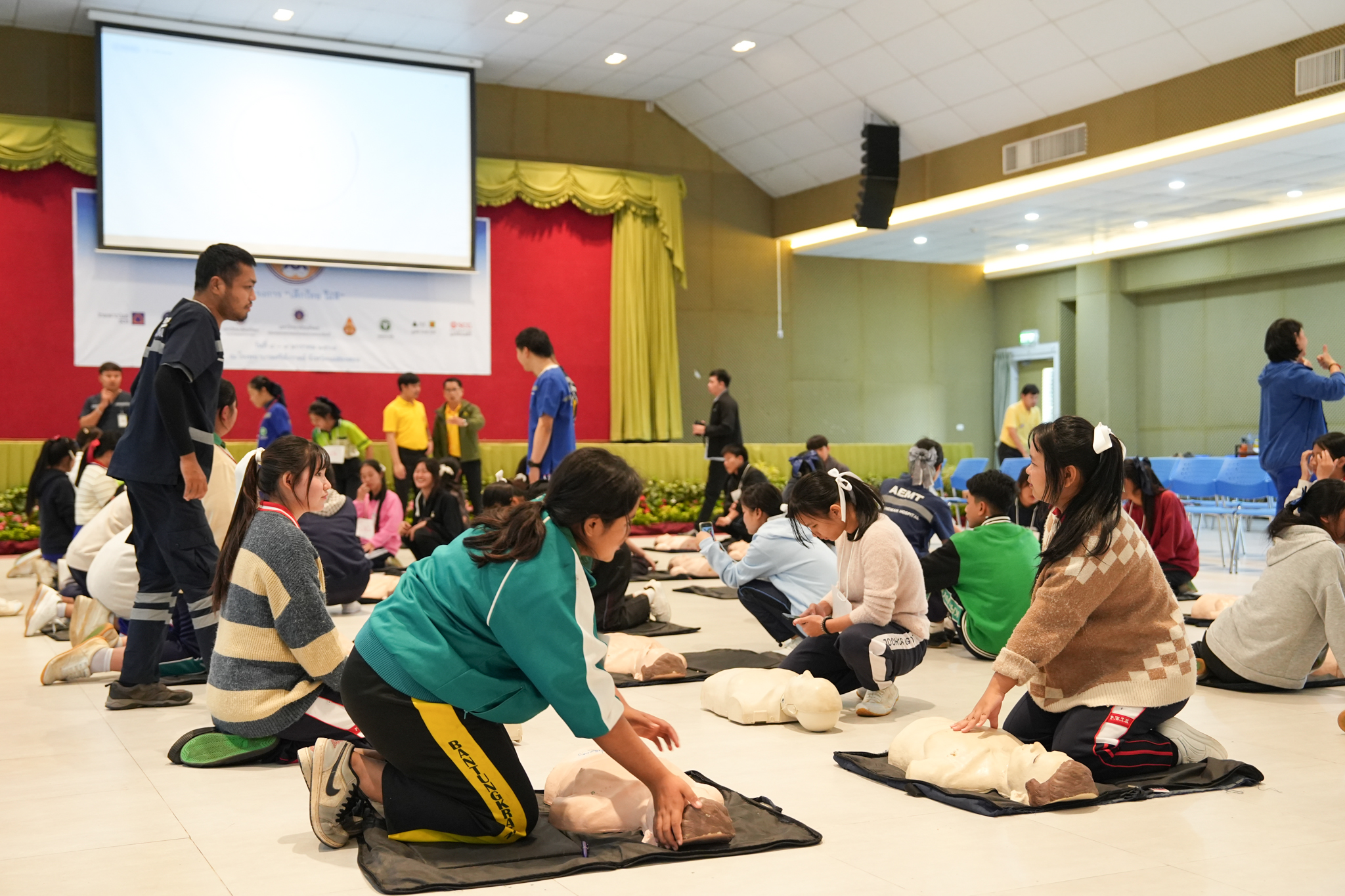 โครงการอบรมเชิงปฏิบัติการ “เด็กไทย ใฝ่ดี” จังหวัดแม่ฮ่องสอน โครงการอบรมเชิงปฏิบัติการ “เด็กไทย ใฝ่ดี” จังหวัดแม่ฮ่องสอน