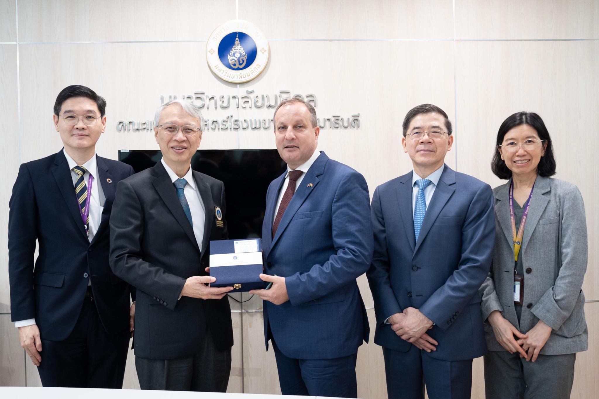 คณะฯ ร่วมให้การต้อนรับเอกอัครราชทูตฮังการีประจำประเทศไทย ในโอกาสเข้าเยี่ยมคารวะและหารือในประเด็นความร่วมมือที่เป็นไปได้ในอนาคต คณะฯ ร่วมให้การต้อนรับเอกอัครราชทูตฮังการีประจำประเทศไทย ในโอกาสเข้าเยี่ยมคารวะและหารือในประเด็นความร่วมมือที่เป็นไปได้ในอนาคต