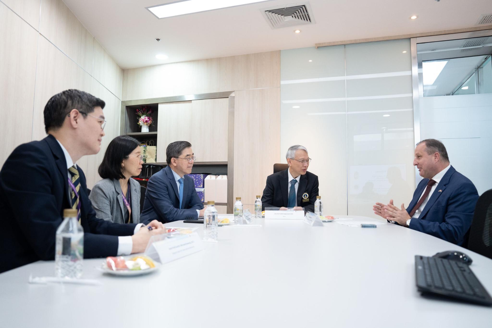 คณะฯ ร่วมให้การต้อนรับเอกอัครราชทูตฮังการีประจำประเทศไทย ในโอกาสเข้าเยี่ยมคารวะและหารือในประเด็นความร่วมมือที่เป็นไปได้ในอนาคต คณะฯ ร่วมให้การต้อนรับเอกอัครราชทูตฮังการีประจำประเทศไทย ในโอกาสเข้าเยี่ยมคารวะและหารือในประเด็นความร่วมมือที่เป็นไปได้ในอนาคต