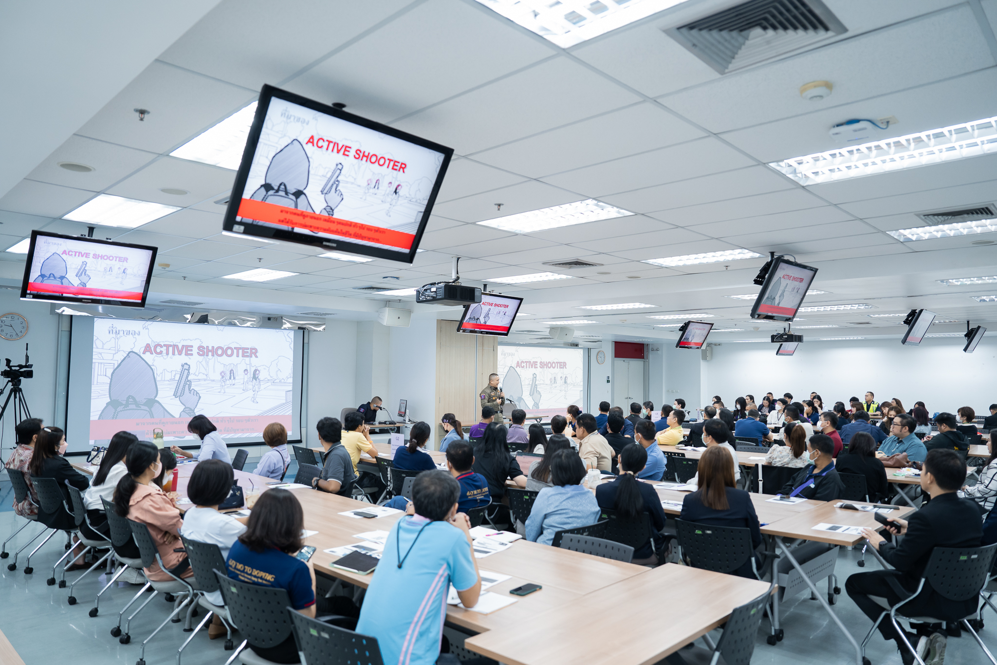 การอบรมเชิงปฏิบัติการ เรื่อง การจัดการ การตอบโต้สถานการณ์กราดยิง (Active Shooter) และจัดทำแผนความต่อเนื่องในการดำเนินงาน (BCP) พื้นที่พญาไท ประจำปีงบประมาณ พ.ศ. 2567 การอบรมเชิงปฏิบัติการ เรื่อง การจัดการ การตอบโต้สถานการณ์กราดยิง (Active Shooter) และจัดทำแผนความต่อเนื่องในการดำเนินงาน (BCP) พื้นที่พญาไท ประจำปีงบประมาณ พ.ศ. 2567