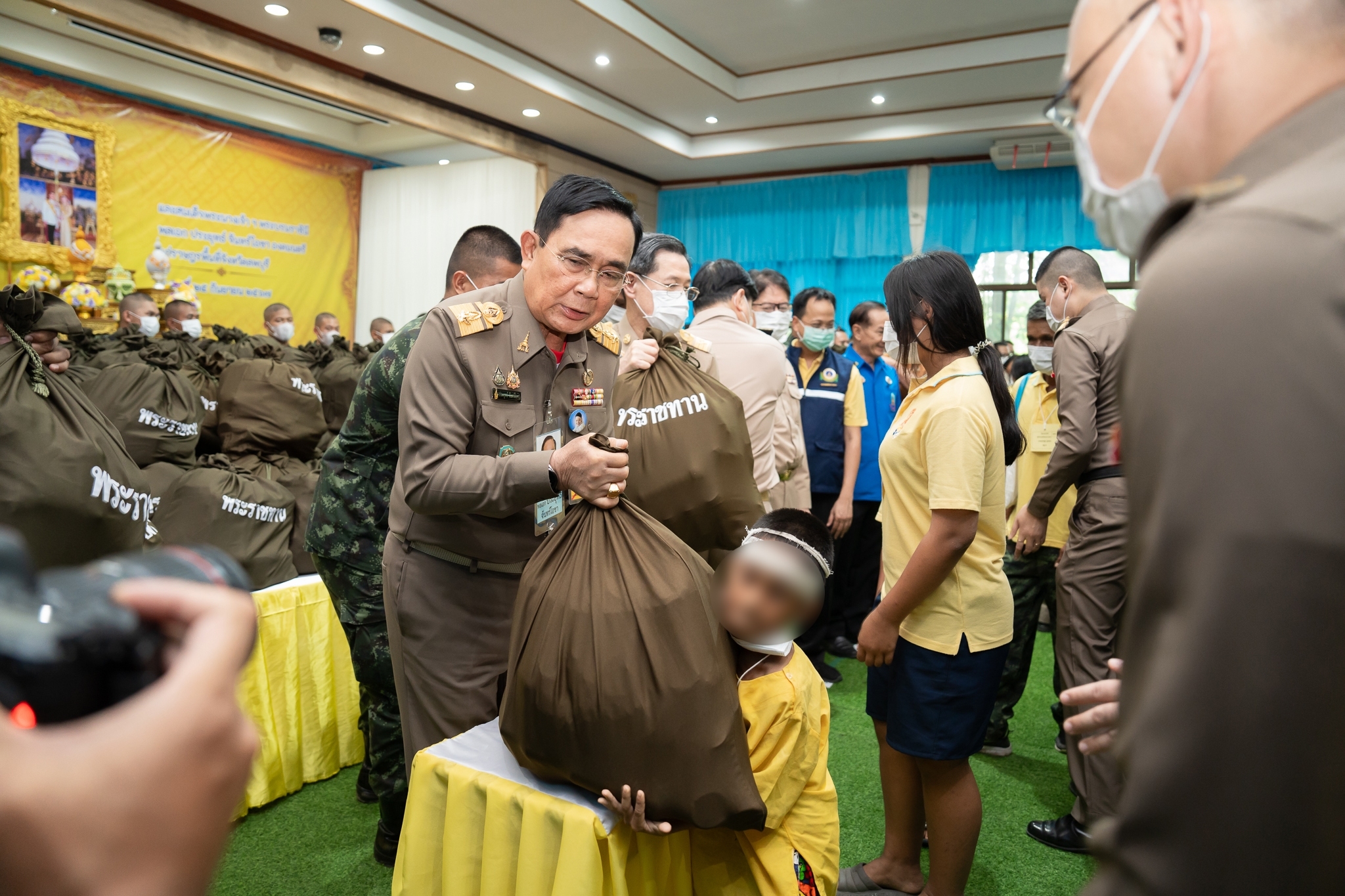 คณะแพทยศาสตร์โรงพยาบาลรามาธิบดี มหาวิทยาลัยมหิดล ร่วมกับ สำนักงานองคมนตรี ออกหน่วยแพทย์เคลื่อนที่ ในโครงการ “สืบสานพระราชปณิธาน” ณ จังหวัดลพบุรี คณะแพทยศาสตร์โรงพยาบาลรามาธิบดี มหาวิทยาลัยมหิดล ร่วมกับ สำนักงานองคมนตรี ออกหน่วยแพทย์เคลื่อนที่ ในโครงการ “สืบสานพระราชปณิธาน” ณ จังหวัดลพบุรี
