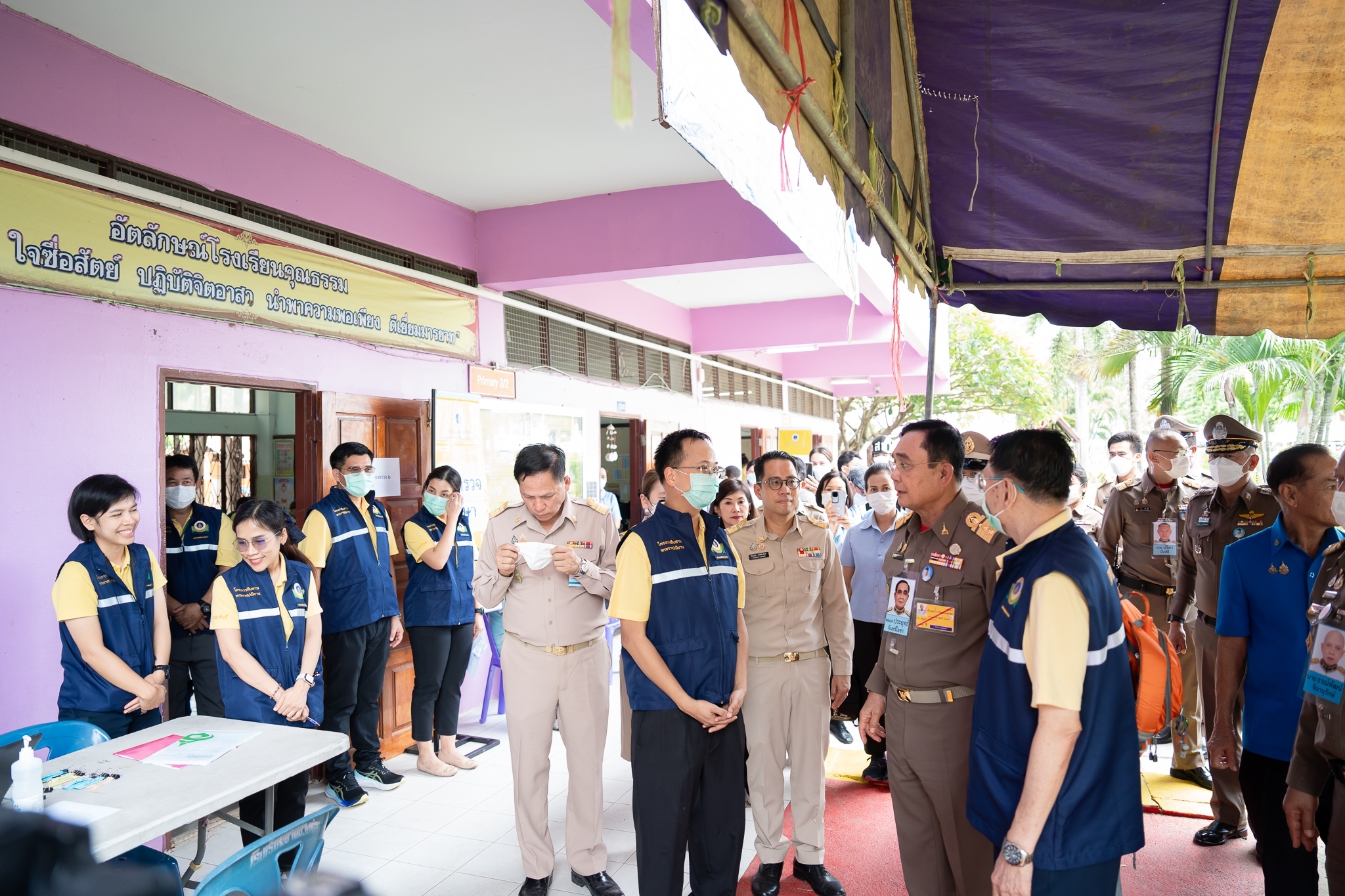 คณะแพทยศาสตร์โรงพยาบาลรามาธิบดี มหาวิทยาลัยมหิดล ร่วมกับ สำนักงานองคมนตรี ออกหน่วยแพทย์เคลื่อนที่ ในโครงการ “สืบสานพระราชปณิธาน” ณ จังหวัดลพบุรี คณะแพทยศาสตร์โรงพยาบาลรามาธิบดี มหาวิทยาลัยมหิดล ร่วมกับ สำนักงานองคมนตรี ออกหน่วยแพทย์เคลื่อนที่ ในโครงการ “สืบสานพระราชปณิธาน” ณ จังหวัดลพบุรี