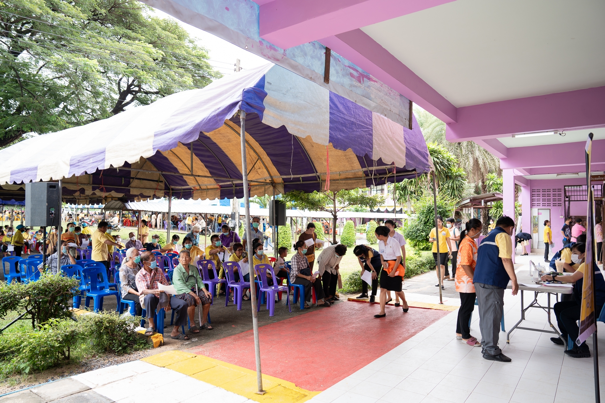 คณะแพทยศาสตร์โรงพยาบาลรามาธิบดี มหาวิทยาลัยมหิดล ร่วมกับ สำนักงานองคมนตรี ออกหน่วยแพทย์เคลื่อนที่ ในโครงการ “สืบสานพระราชปณิธาน” ณ จังหวัดลพบุรี คณะแพทยศาสตร์โรงพยาบาลรามาธิบดี มหาวิทยาลัยมหิดล ร่วมกับ สำนักงานองคมนตรี ออกหน่วยแพทย์เคลื่อนที่ ในโครงการ “สืบสานพระราชปณิธาน” ณ จังหวัดลพบุรี