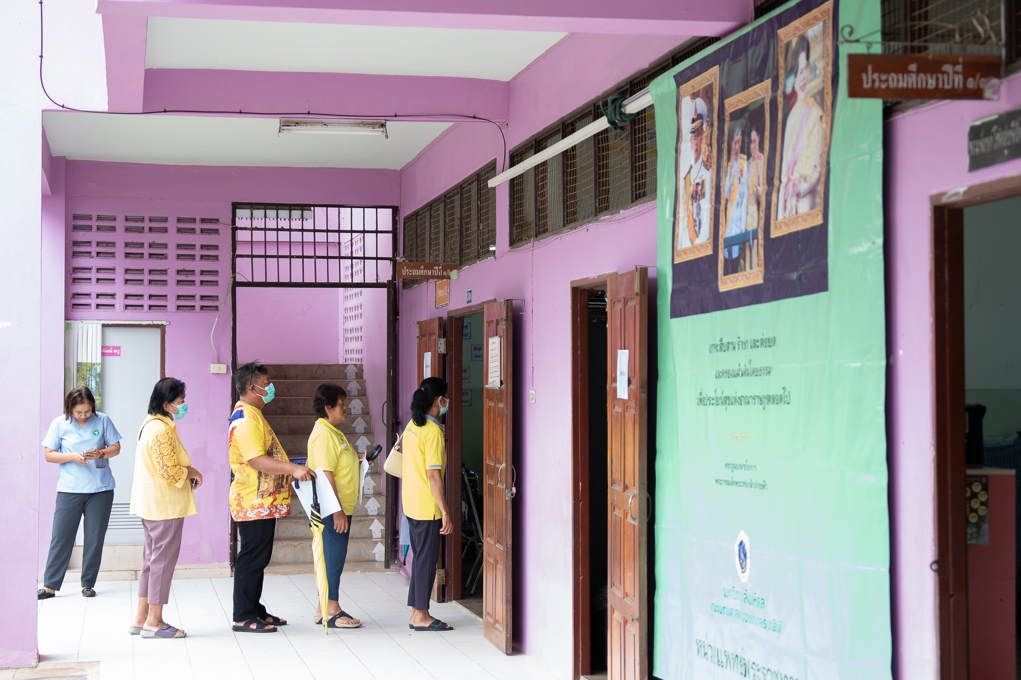 คณะแพทยศาสตร์โรงพยาบาลรามาธิบดี มหาวิทยาลัยมหิดล ร่วมกับ สำนักงานองคมนตรี ออกหน่วยแพทย์เคลื่อนที่ ในโครงการ “สืบสานพระราชปณิธาน” ณ จังหวัดลพบุรี คณะแพทยศาสตร์โรงพยาบาลรามาธิบดี มหาวิทยาลัยมหิดล ร่วมกับ สำนักงานองคมนตรี ออกหน่วยแพทย์เคลื่อนที่ ในโครงการ “สืบสานพระราชปณิธาน” ณ จังหวัดลพบุรี