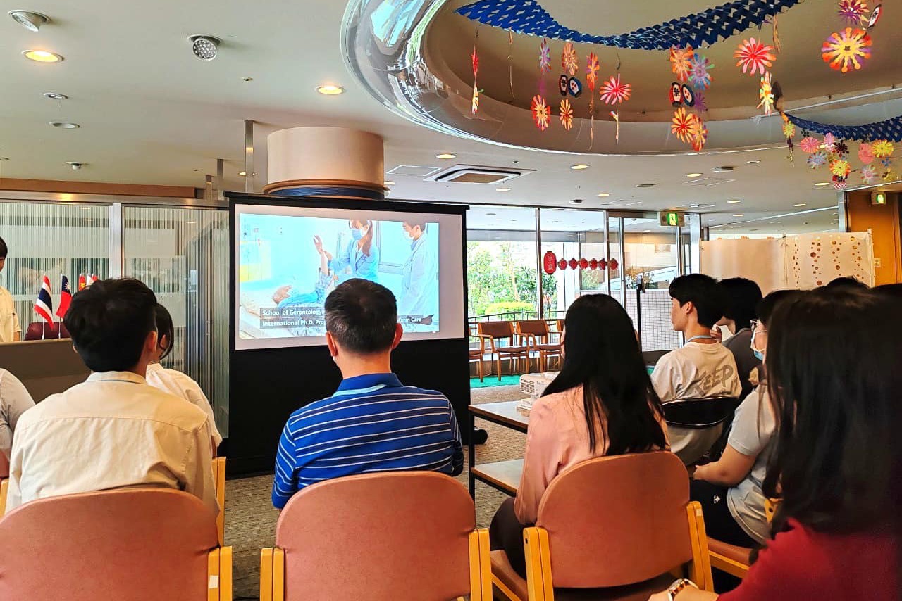 นักศึกษาหลักสูตรพยาบาลศาสตรมหาบัณฑิต โรงเรียนพยาบาลรามาธิบดี คณะแพทยศาสตร์โรงพยาบาลรามาธิบดี มหาวิทยาลัยมหิดล เข้าร่วมโครงการ "Summer Program at Osaka University 2024” นักศึกษาหลักสูตรพยาบาลศาสตรมหาบัณฑิต โรงเรียนพยาบาลรามาธิบดี คณะแพทยศาสตร์โรงพยาบาลรามาธิบดี มหาวิทยาลัยมหิดล เข้าร่วมโครงการ "Summer Program at Osaka University 2024”