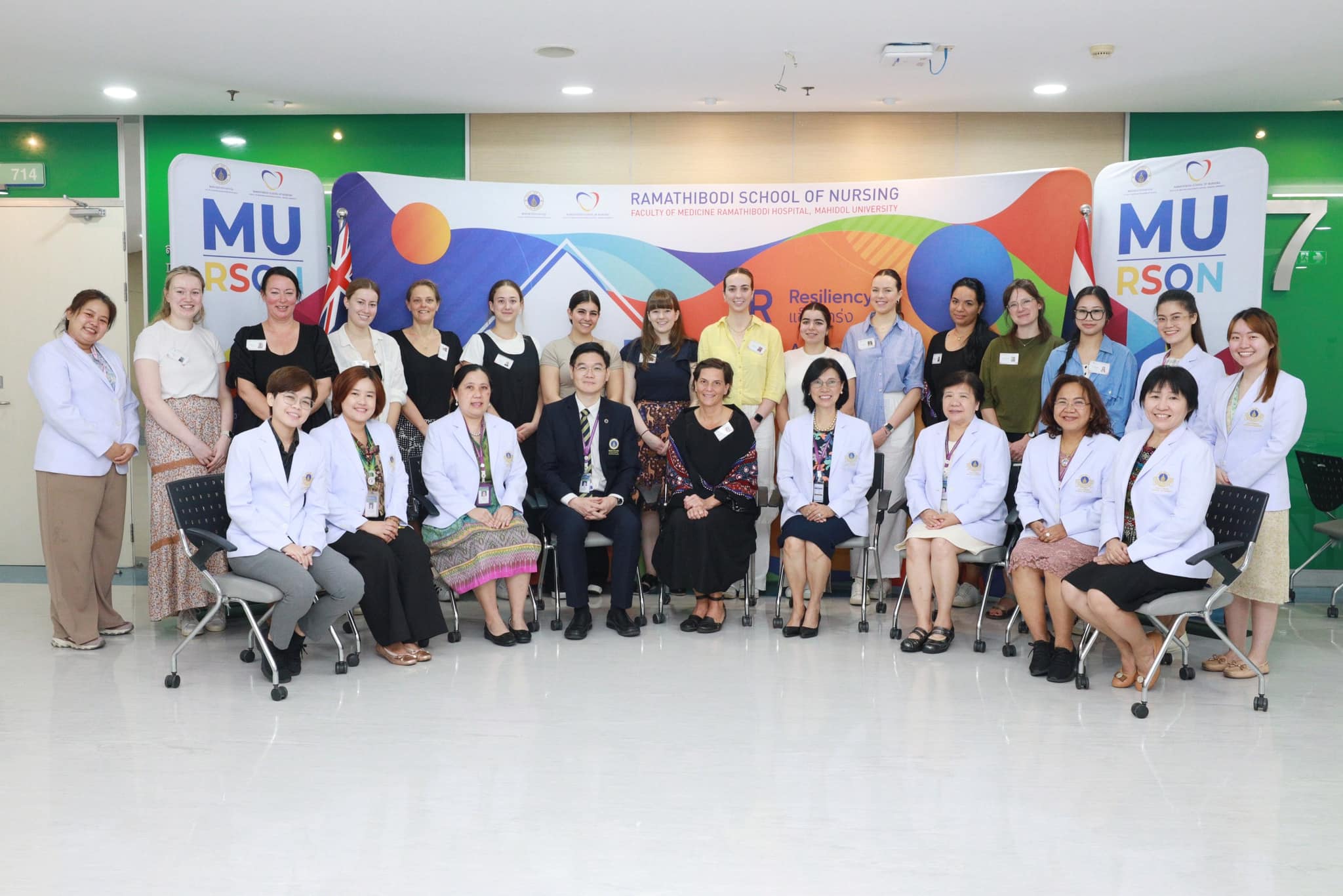 โรงเรียนพยาบาลรามาธิบดี คณะแพทยศาสตร์โรงพยาบาลรามาธิบดี มหาวิทยาลัยมหิดล ให้การต้อนรับ Dr. Heike Roth และนักศึกษาหลักสูตรการผดุงครรภ์จาก University of Technology Sydney เครือรัฐออสเตรเลีย โรงเรียนพยาบาลรามาธิบดี คณะแพทยศาสตร์โรงพยาบาลรามาธิบดี มหาวิทยาลัยมหิดล ให้การต้อนรับ Dr. Heike Roth และนักศึกษาหลักสูตรการผดุงครรภ์จาก University of Technology Sydney เครือรัฐออสเตรเลีย