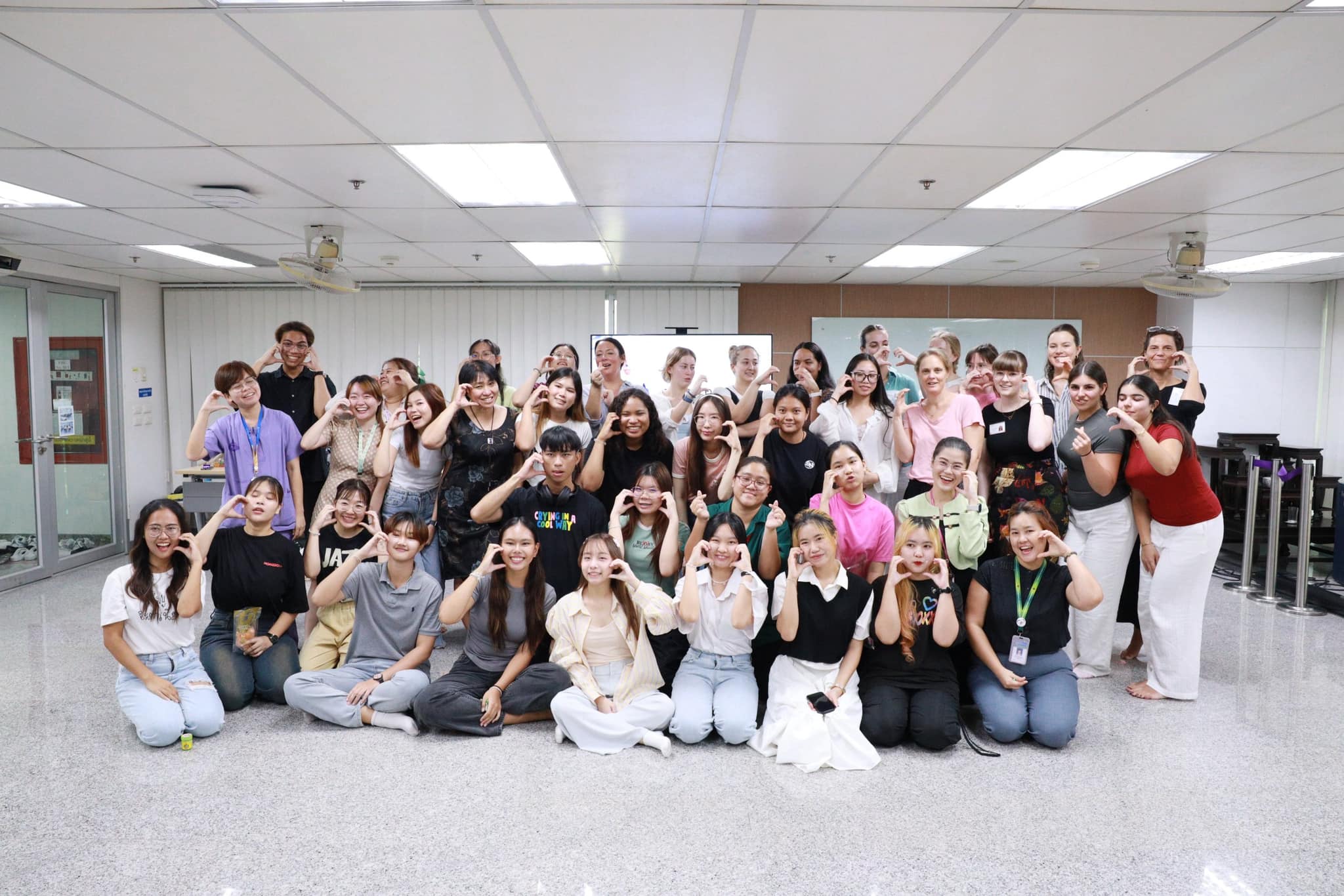 หน่วยวิเทศสัมพันธ์ โรงเรียนพยาบาลรามาธิบดี คณะแพทยศาสตร์โรงพยาบาลรามาธิบดี มหาวิทยาลัยมหิดล จัดงาน “The Cultural Presentations and Activities” หน่วยวิเทศสัมพันธ์ โรงเรียนพยาบาลรามาธิบดี คณะแพทยศาสตร์โรงพยาบาลรามาธิบดี มหาวิทยาลัยมหิดล จัดงาน “The Cultural Presentations and Activities”