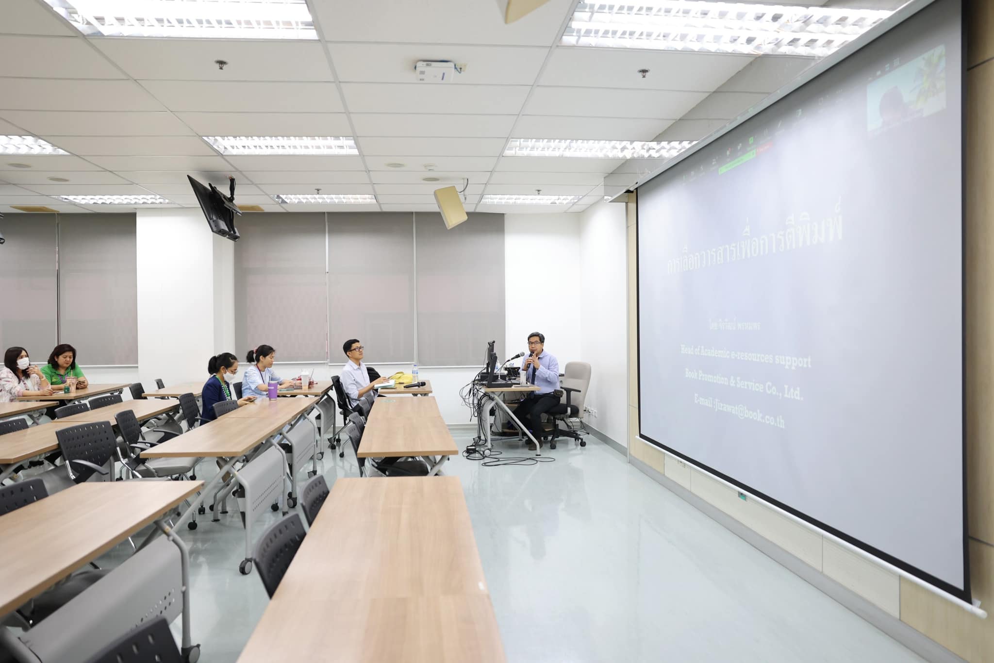 โรงเรียนพยาบาลรามาธิบดี คณะแพทยศาสตร์โรงพยาบาลรามาธิบดี มหาวิทยาลัยมหิดล จัดโครงการบรรยาย เรื่อง "กลยุทธ์การเลือกวารสารนานาชาติเพื่อการตีพิมพ์" ผ่านระบบ Hybrid โรงเรียนพยาบาลรามาธิบดี คณะแพทยศาสตร์โรงพยาบาลรามาธิบดี มหาวิทยาลัยมหิดล จัดโครงการบรรยาย เรื่อง "กลยุทธ์การเลือกวารสารนานาชาติเพื่อการตีพิมพ์" ผ่านระบบ Hybrid