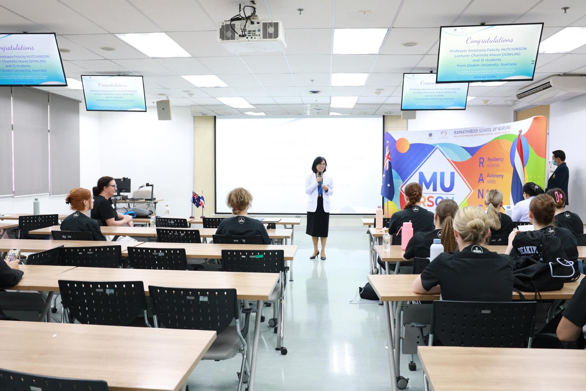 พิธีมอบประกาศนียบัตรและงานเลี้ยงอำลานักศึกษาพยาบาลแลกเปลี่ยน จาก Deakin University เครือรัฐออสเตรเลีย พิธีมอบประกาศนียบัตรและงานเลี้ยงอำลานักศึกษาพยาบาลแลกเปลี่ยน จาก Deakin University เครือรัฐออสเตรเลีย