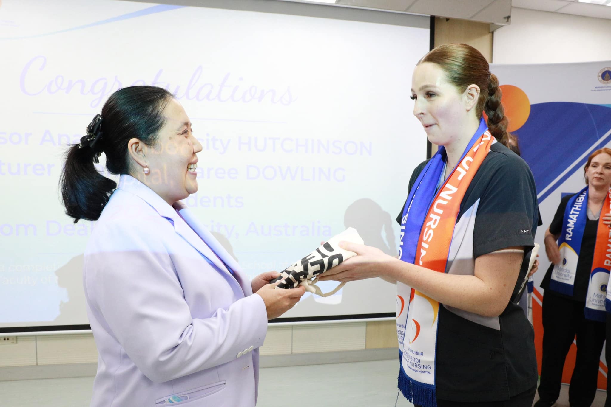 พิธีมอบประกาศนียบัตรและงานเลี้ยงอำลานักศึกษาพยาบาลแลกเปลี่ยน จาก Deakin University เครือรัฐออสเตรเลีย พิธีมอบประกาศนียบัตรและงานเลี้ยงอำลานักศึกษาพยาบาลแลกเปลี่ยน จาก Deakin University เครือรัฐออสเตรเลีย