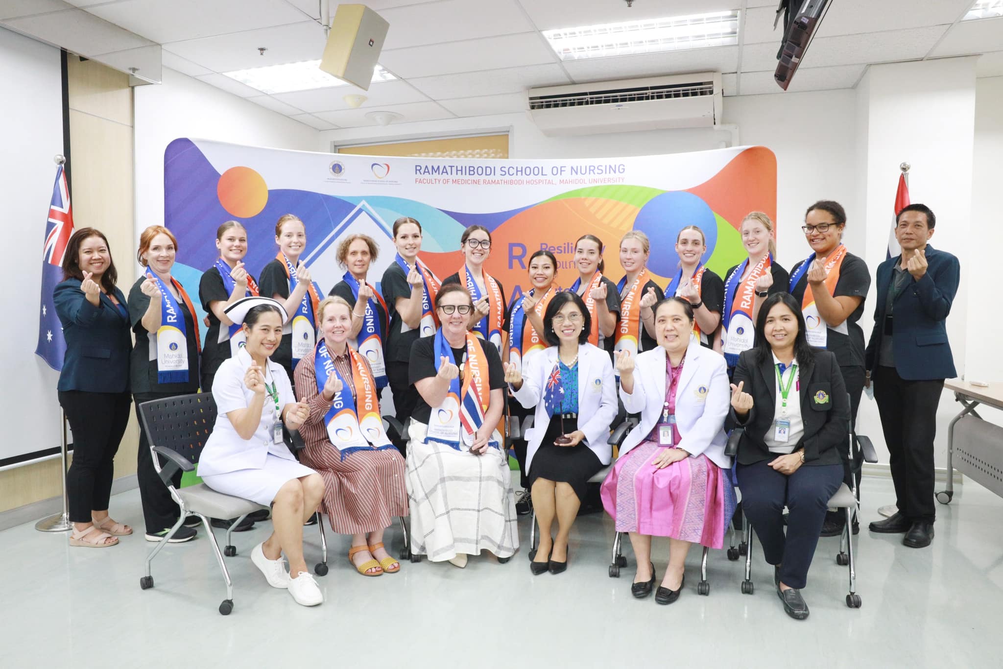 พิธีมอบประกาศนียบัตรและงานเลี้ยงอำลานักศึกษาพยาบาลแลกเปลี่ยน จาก Deakin University เครือรัฐออสเตรเลีย พิธีมอบประกาศนียบัตรและงานเลี้ยงอำลานักศึกษาพยาบาลแลกเปลี่ยน จาก Deakin University เครือรัฐออสเตรเลีย