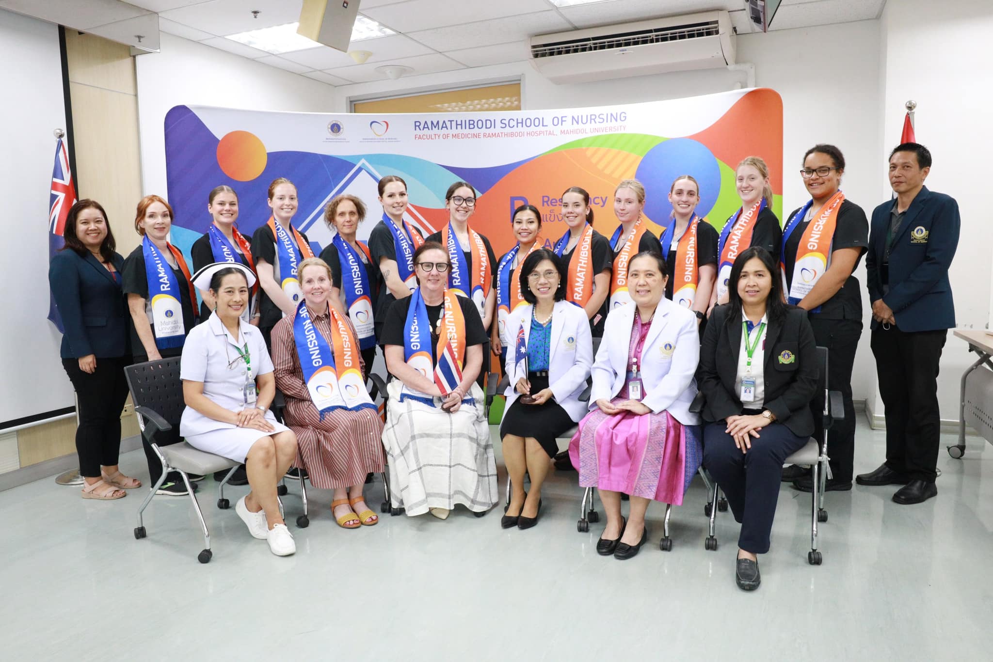 พิธีมอบประกาศนียบัตรและงานเลี้ยงอำลานักศึกษาพยาบาลแลกเปลี่ยน จาก Deakin University เครือรัฐออสเตรเลีย พิธีมอบประกาศนียบัตรและงานเลี้ยงอำลานักศึกษาพยาบาลแลกเปลี่ยน จาก Deakin University เครือรัฐออสเตรเลีย