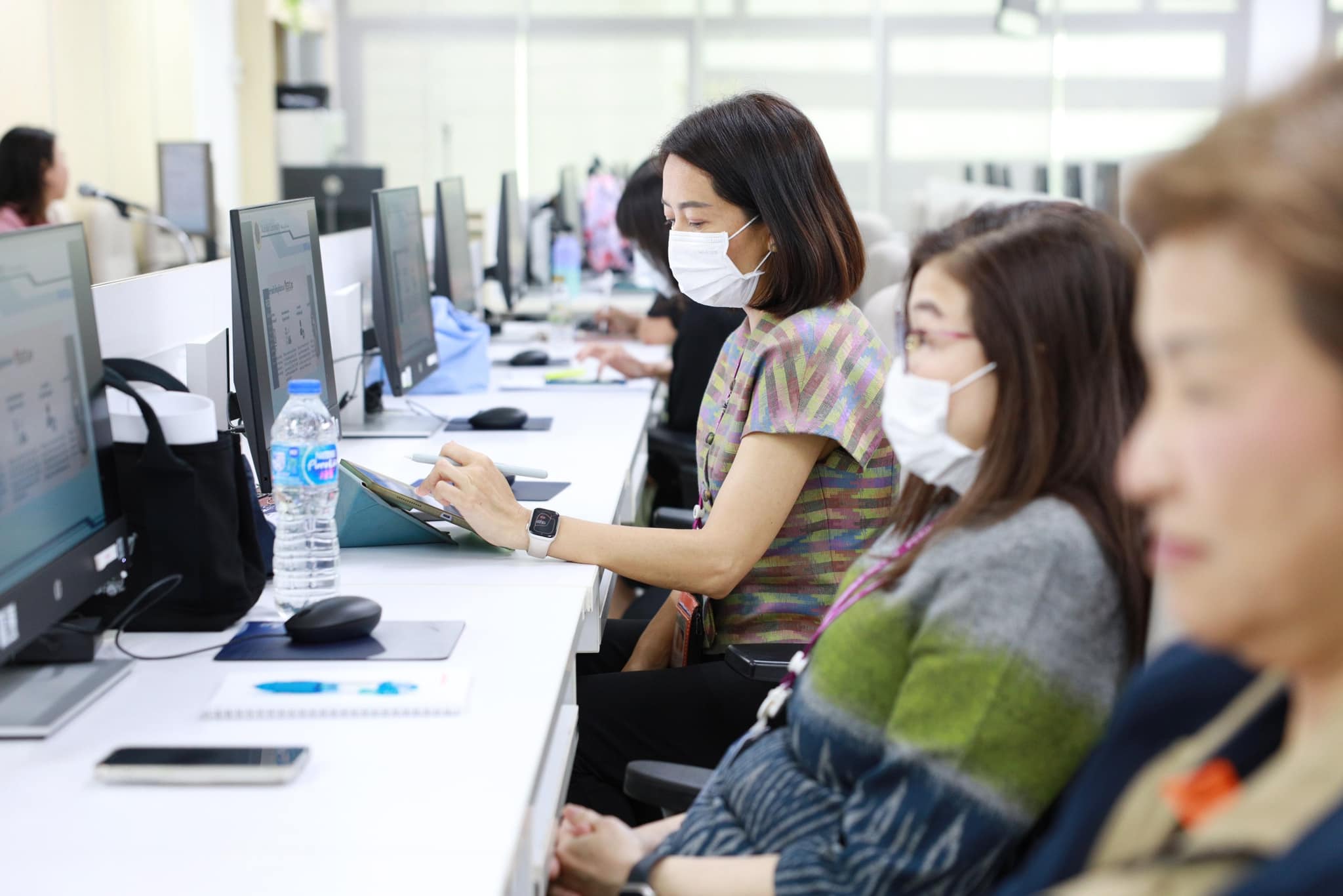หน่วยวิจัยและนวัตกรรม งานบัณฑิตศึกษาและวิจัย โรงเรียนพยาบาลรามาธิบดี คณะแพทยศาสตร์โรงพยาบาลรามาธิบดี มหาวิทยาลัยมหิดล จัดโครงการอบรมเชิงปฏิบัติการ เรื่อง "แบบ survey REDCap คืออะไร ต่างจาก Google form อย่างไร ส่งข้อมูลจาก REDCap ไป SPSS อย่างไร้รอยต่อได้อย่างไร" ผ่านระบบ Hybrid หน่วยวิจัยและนวัตกรรม งานบัณฑิตศึกษาและวิจัย โรงเรียนพยาบาลรามาธิบดี คณะแพทยศาสตร์โรงพยาบาลรามาธิบดี มหาวิทยาลัยมหิดล จัดโครงการอบรมเชิงปฏิบัติการ เรื่อง "แบบ survey REDCap คืออะไร ต่างจาก Google form อย่างไร ส่งข้อมูลจาก REDCap ไป SPSS อย่างไร้รอยต่อได้อย่างไร" ผ่านระบบ Hybrid