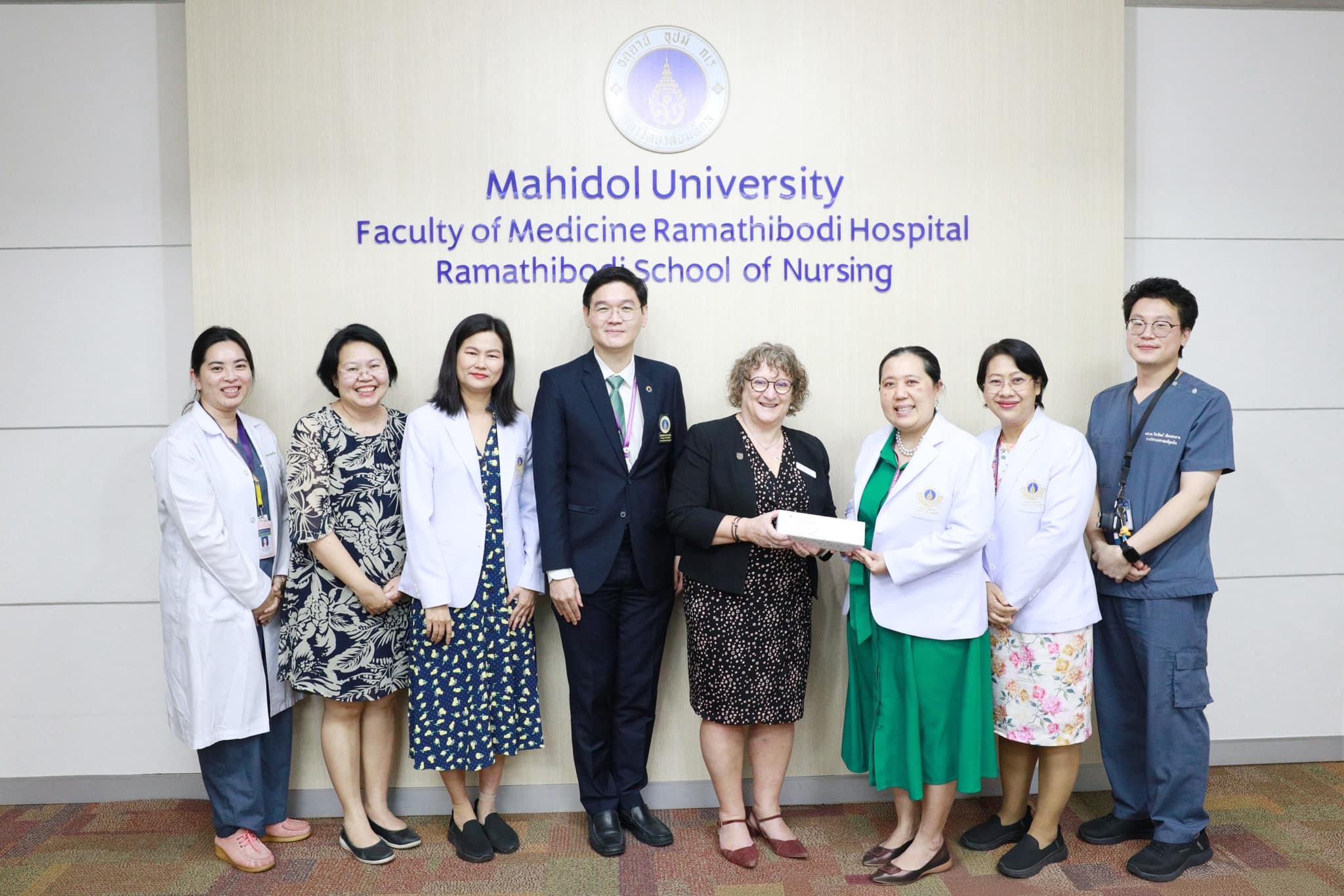 โรงเรียนพยาบาลรามาธิบดี คณะแพทยศาสตร์โรงพยาบาลรามาธิบดี มหาวิทยาลัยมหิดล ให้การต้อนรับ Prof. Karen Nelson, Provost จาก University of Southern Queensland เครือรัฐออสเตรเลีย โรงเรียนพยาบาลรามาธิบดี คณะแพทยศาสตร์โรงพยาบาลรามาธิบดี มหาวิทยาลัยมหิดล ให้การต้อนรับ Prof. Karen Nelson, Provost จาก University of Southern Queensland เครือรัฐออสเตรเลีย