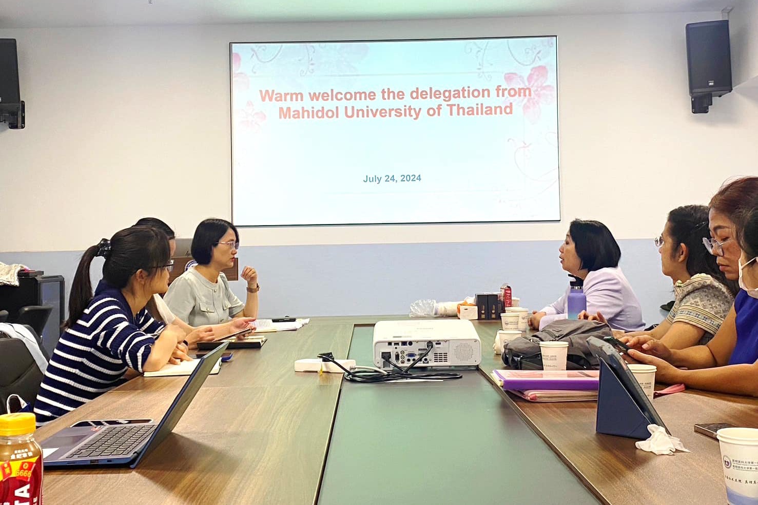คณาจารย์ หลักสูตรพยาบาลศาสตรบัณฑิต หลักสูตรนานาชาติ เดินทางประชุมปรึกษาหารือการจัดการเรียนการสอนภาคปฏิบัติการพยาบาลและการผดุงครรภ์ ร่วมกับ “School of Nursing, Kunming Medical University” คณาจารย์ หลักสูตรพยาบาลศาสตรบัณฑิต หลักสูตรนานาชาติ เดินทางประชุมปรึกษาหารือการจัดการเรียนการสอนภาคปฏิบัติการพยาบาลและการผดุงครรภ์ ร่วมกับ “School of Nursing, Kunming Medical University”