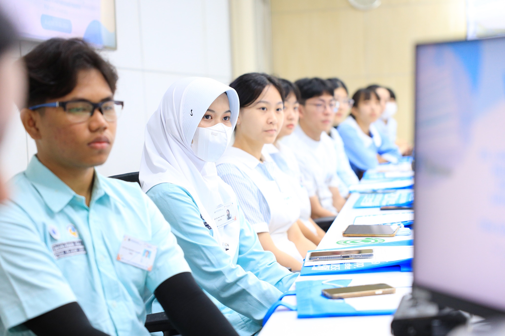 โรงเรียนพยาบาลรามาธิบดี คณะแพทยศาสตร์โรงพยาบาลรามาธิบดี มหาวิทยาลัยมหิดล ให้การต้อนรับนักศึกษาพยาบาลในโครงการแลกเปลี่ยนนักศึกษาตามบันทึกข้อตกลงความร่วมมือระหว่างสถาบันจากต่างประเทศ 6 สถาบัน โรงเรียนพยาบาลรามาธิบดี คณะแพทยศาสตร์โรงพยาบาลรามาธิบดี มหาวิทยาลัยมหิดล ให้การต้อนรับนักศึกษาพยาบาลในโครงการแลกเปลี่ยนนักศึกษาตามบันทึกข้อตกลงความร่วมมือระหว่างสถาบันจากต่างประเทศ 6 สถาบัน