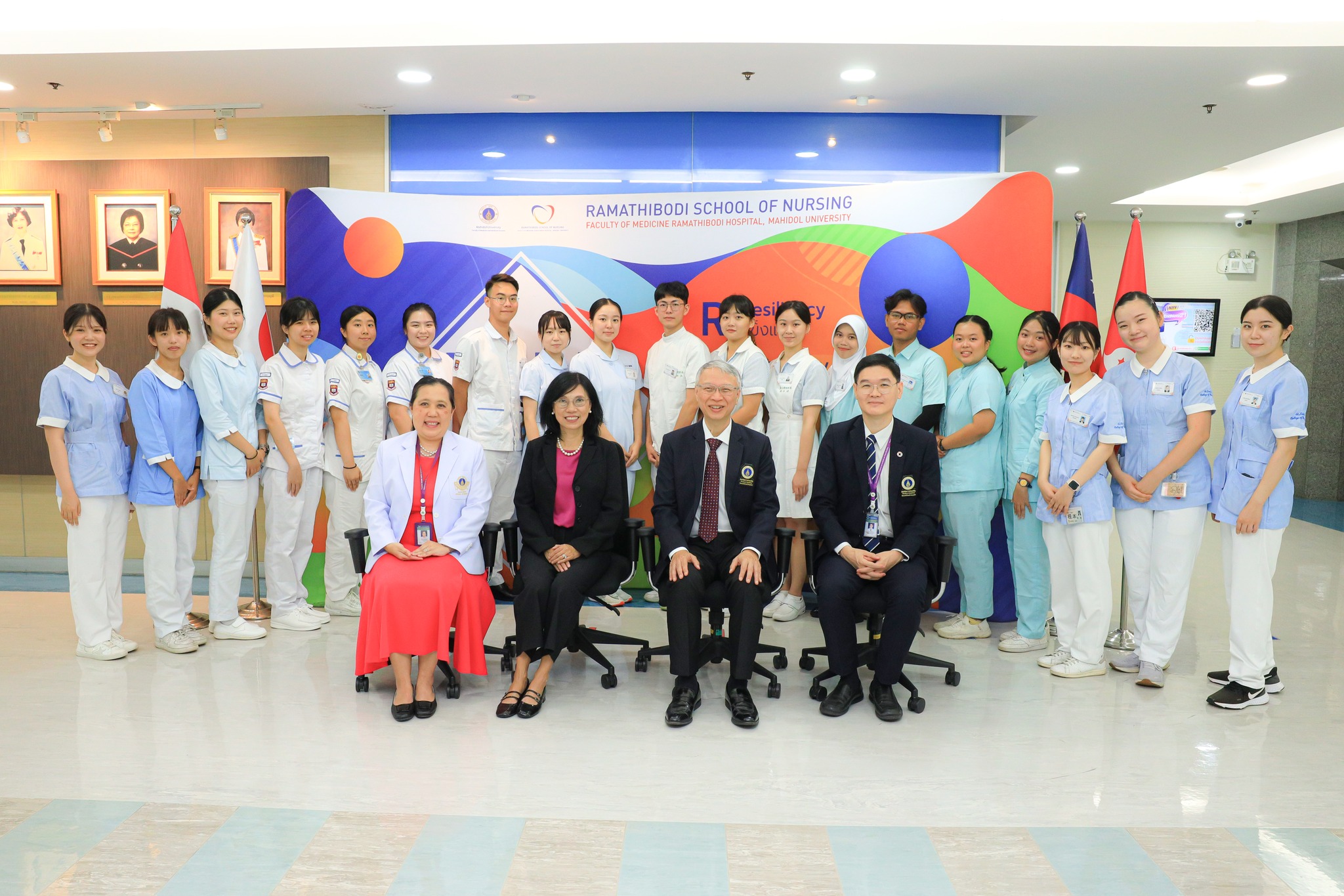 โรงเรียนพยาบาลรามาธิบดี คณะแพทยศาสตร์โรงพยาบาลรามาธิบดี มหาวิทยาลัยมหิดล ให้การต้อนรับนักศึกษาพยาบาลในโครงการแลกเปลี่ยนนักศึกษาตามบันทึกข้อตกลงความร่วมมือระหว่างสถาบันจากต่างประเทศ 6 สถาบัน โรงเรียนพยาบาลรามาธิบดี คณะแพทยศาสตร์โรงพยาบาลรามาธิบดี มหาวิทยาลัยมหิดล ให้การต้อนรับนักศึกษาพยาบาลในโครงการแลกเปลี่ยนนักศึกษาตามบันทึกข้อตกลงความร่วมมือระหว่างสถาบันจากต่างประเทศ 6 สถาบัน