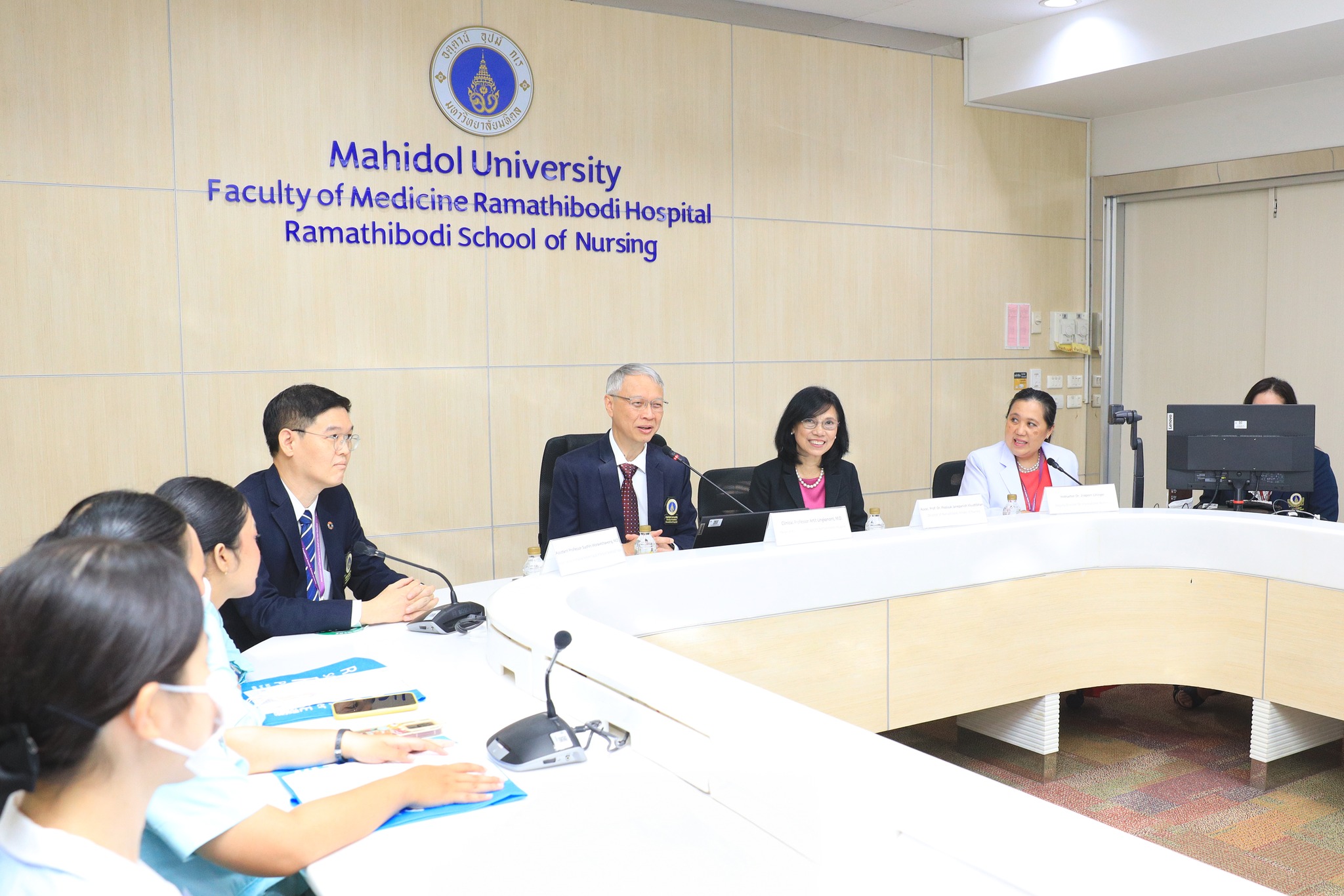 โรงเรียนพยาบาลรามาธิบดี คณะแพทยศาสตร์โรงพยาบาลรามาธิบดี มหาวิทยาลัยมหิดล ให้การต้อนรับนักศึกษาพยาบาลในโครงการแลกเปลี่ยนนักศึกษาตามบันทึกข้อตกลงความร่วมมือระหว่างสถาบันจากต่างประเทศ 6 สถาบัน โรงเรียนพยาบาลรามาธิบดี คณะแพทยศาสตร์โรงพยาบาลรามาธิบดี มหาวิทยาลัยมหิดล ให้การต้อนรับนักศึกษาพยาบาลในโครงการแลกเปลี่ยนนักศึกษาตามบันทึกข้อตกลงความร่วมมือระหว่างสถาบันจากต่างประเทศ 6 สถาบัน