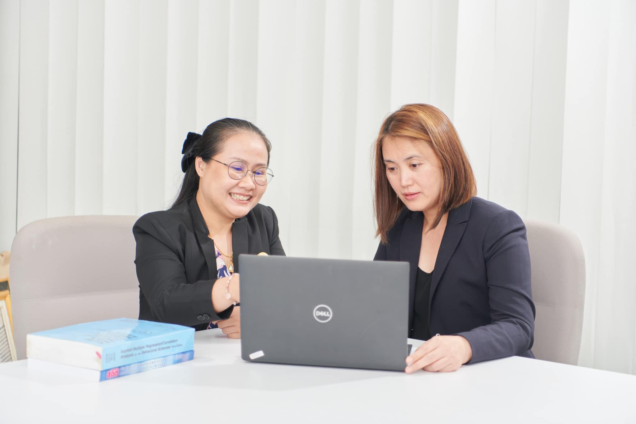คณาจารย์ทีมวิจัย โรงเรียนพยาบาลรามาธิบดี คณะแพทยศาสตร์โรงพยาบาลรามาธิบดี มหาวิทยาลัยมหิดล ได้รับคัดเลือกผลงานวิจัยนำเสนอใน “2024 Annual Research Report” ของคณะแพทยศาสตร์โรงพยาบาลรามาธิบดี มหาวิทยาลัยมหิดล คณาจารย์ทีมวิจัย โรงเรียนพยาบาลรามาธิบดี คณะแพทยศาสตร์โรงพยาบาลรามาธิบดี มหาวิทยาลัยมหิดล ได้รับคัดเลือกผลงานวิจัยนำเสนอใน “2024 Annual Research Report” ของคณะแพทยศาสตร์โรงพยาบาลรามาธิบดี มหาวิทยาลัยมหิดล