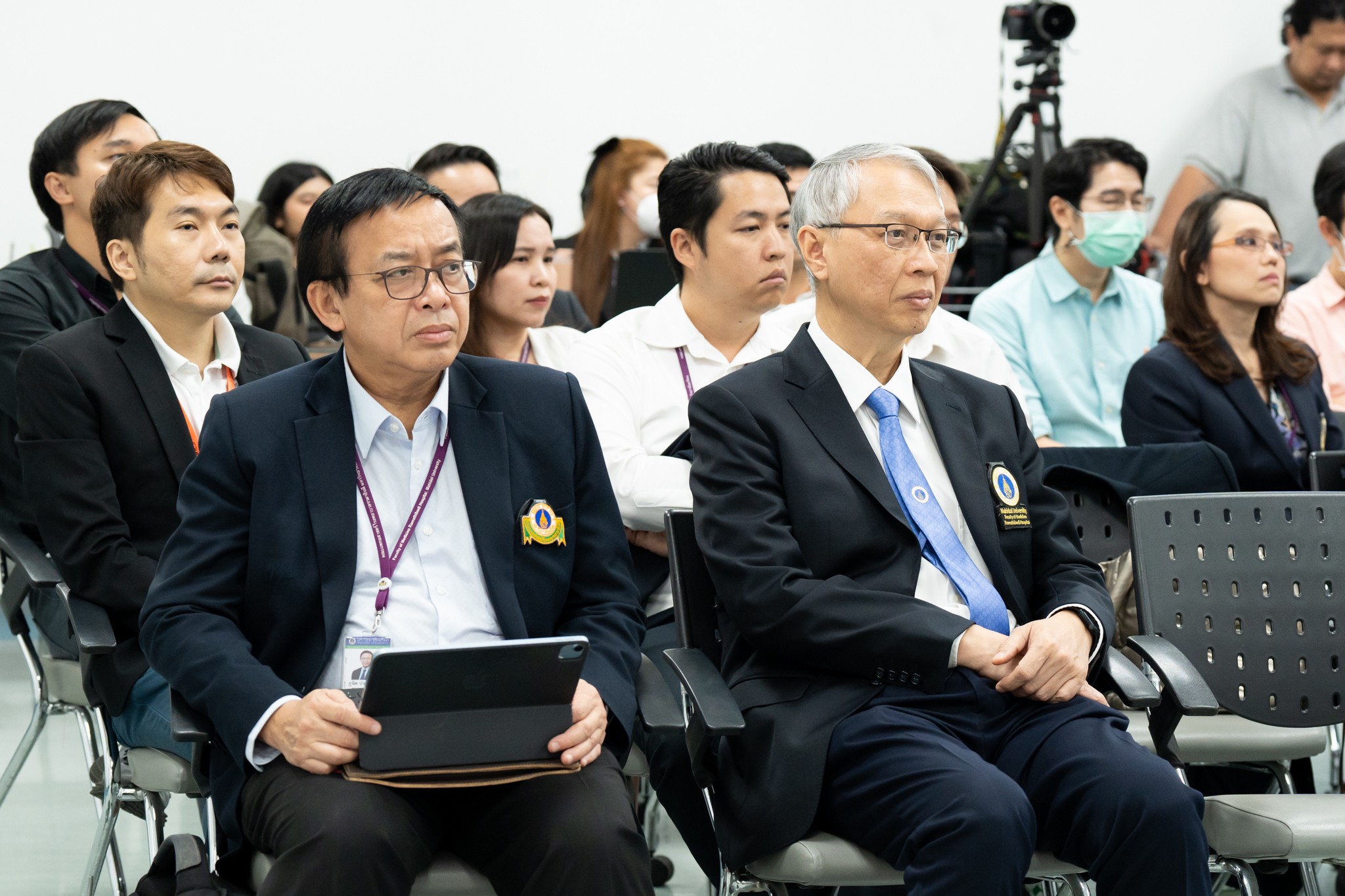 พิธีปิดและพิธีมอบประกาศนียบัตรแก่ผู้สำเร็จการอบรม “โครงการพัฒนาผู้บริหารรายวิชา” พิธีปิดและพิธีมอบประกาศนียบัตรแก่ผู้สำเร็จการอบรม “โครงการพัฒนาผู้บริหารรายวิชา”