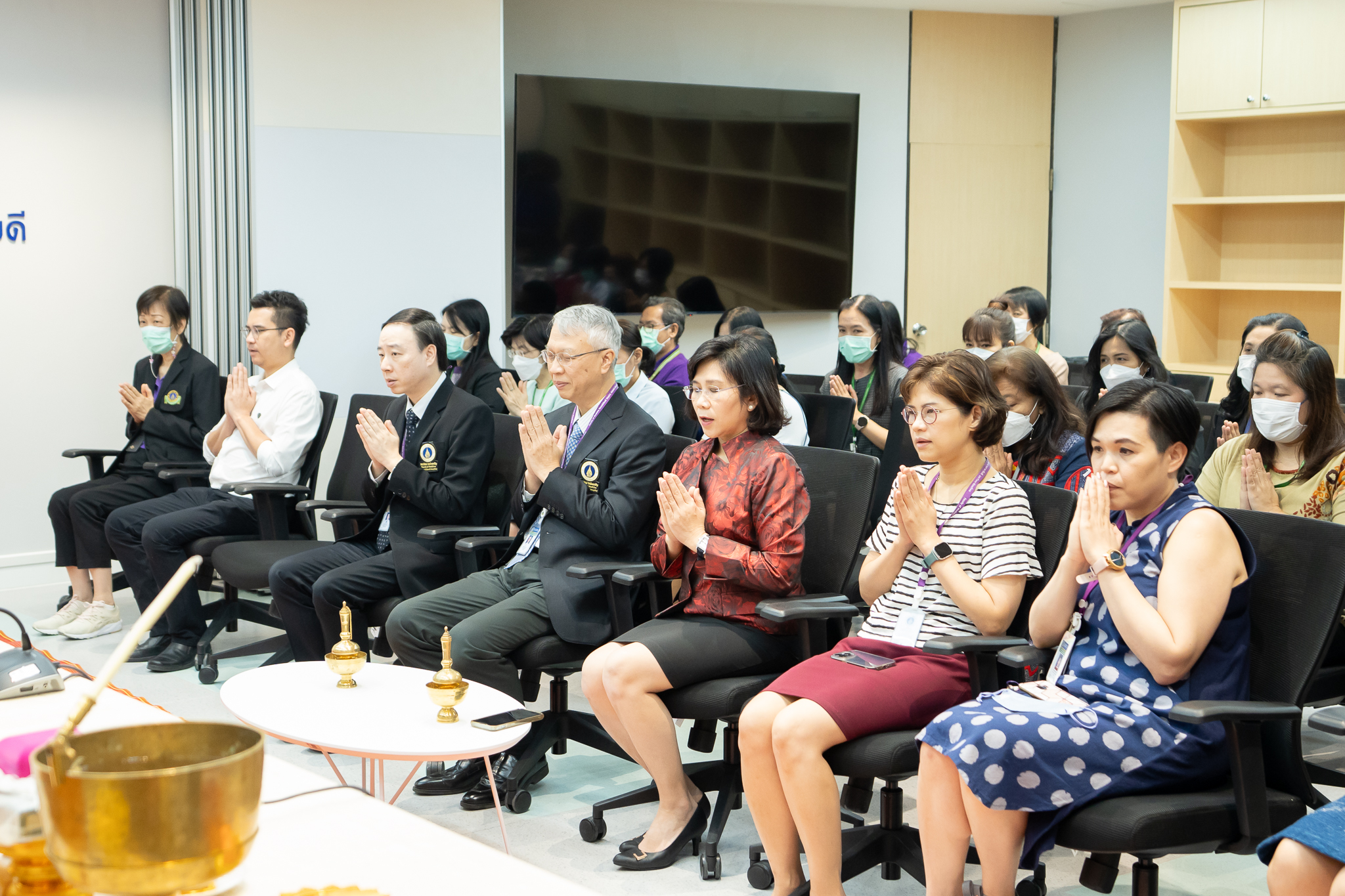 งานบริหารโรงพยาบาลรามาธิบดี คณะแพทยศาสตร์โรงพยาบาลรามาธิบดี มหาวิทยาลัยมหิดล จัดพิธีทำบุญ ถวายภัตตาหารเพลและเครื่องสังฆทานแด่พระสงฆ์ งานบริหารโรงพยาบาลรามาธิบดี คณะแพทยศาสตร์โรงพยาบาลรามาธิบดี มหาวิทยาลัยมหิดล จัดพิธีทำบุญ ถวายภัตตาหารเพลและเครื่องสังฆทานแด่พระสงฆ์