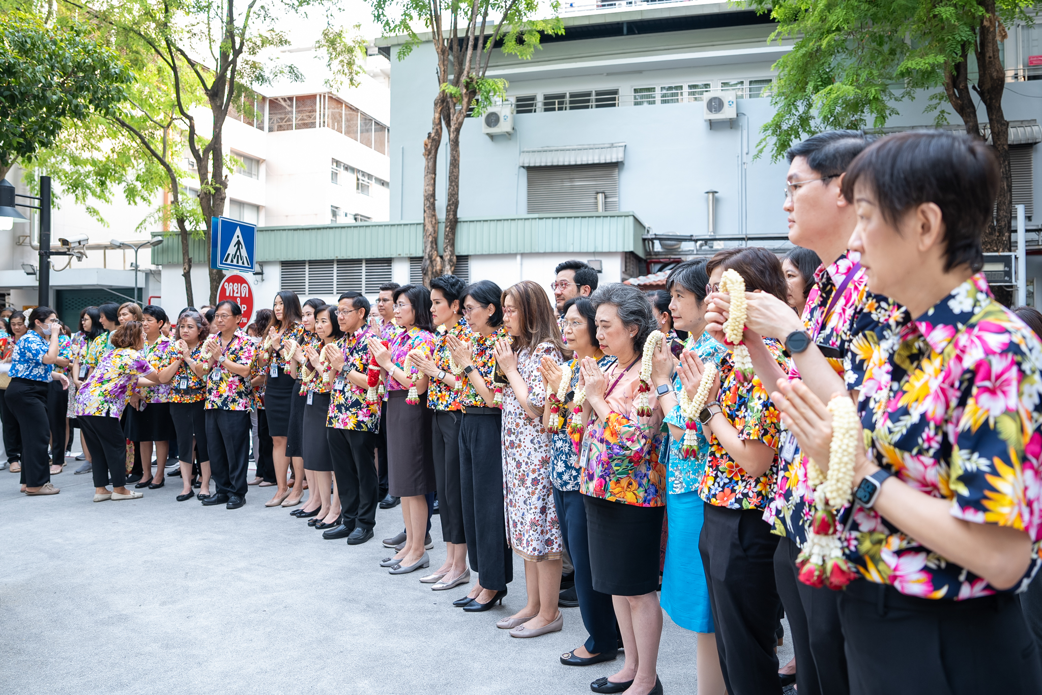 พิธีสรงน้ำพระพุทธรูปและศาลกรมหลวงชุมพรเขตอุดมศักดิ์ เนื่องในเทศกาลสงกรานต์ ประจำปี 2567 พิธีสรงน้ำพระพุทธรูปและศาลกรมหลวงชุมพรเขตอุดมศักดิ์ เนื่องในเทศกาลสงกรานต์ ประจำปี 2567