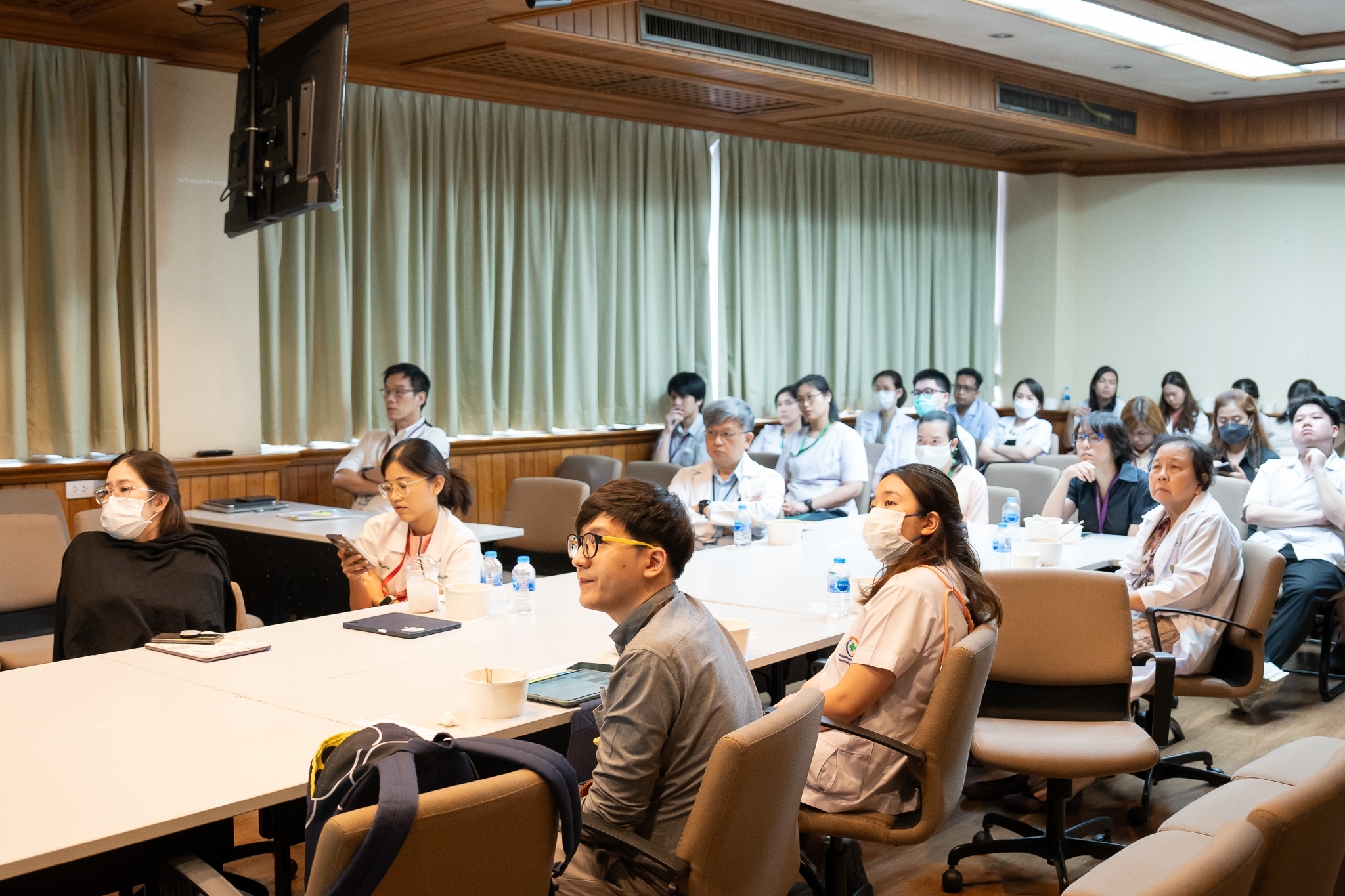 การบรรยายพิเศษ หัวข้อ "Optimizing treatment Outcomes and Long-Term Surveillance in Adolescents and Young Adults (AYAs) with Brain Tumors" การบรรยายพิเศษ หัวข้อ "Optimizing treatment Outcomes and Long-Term Surveillance in Adolescents and Young Adults (AYAs) with Brain Tumors"