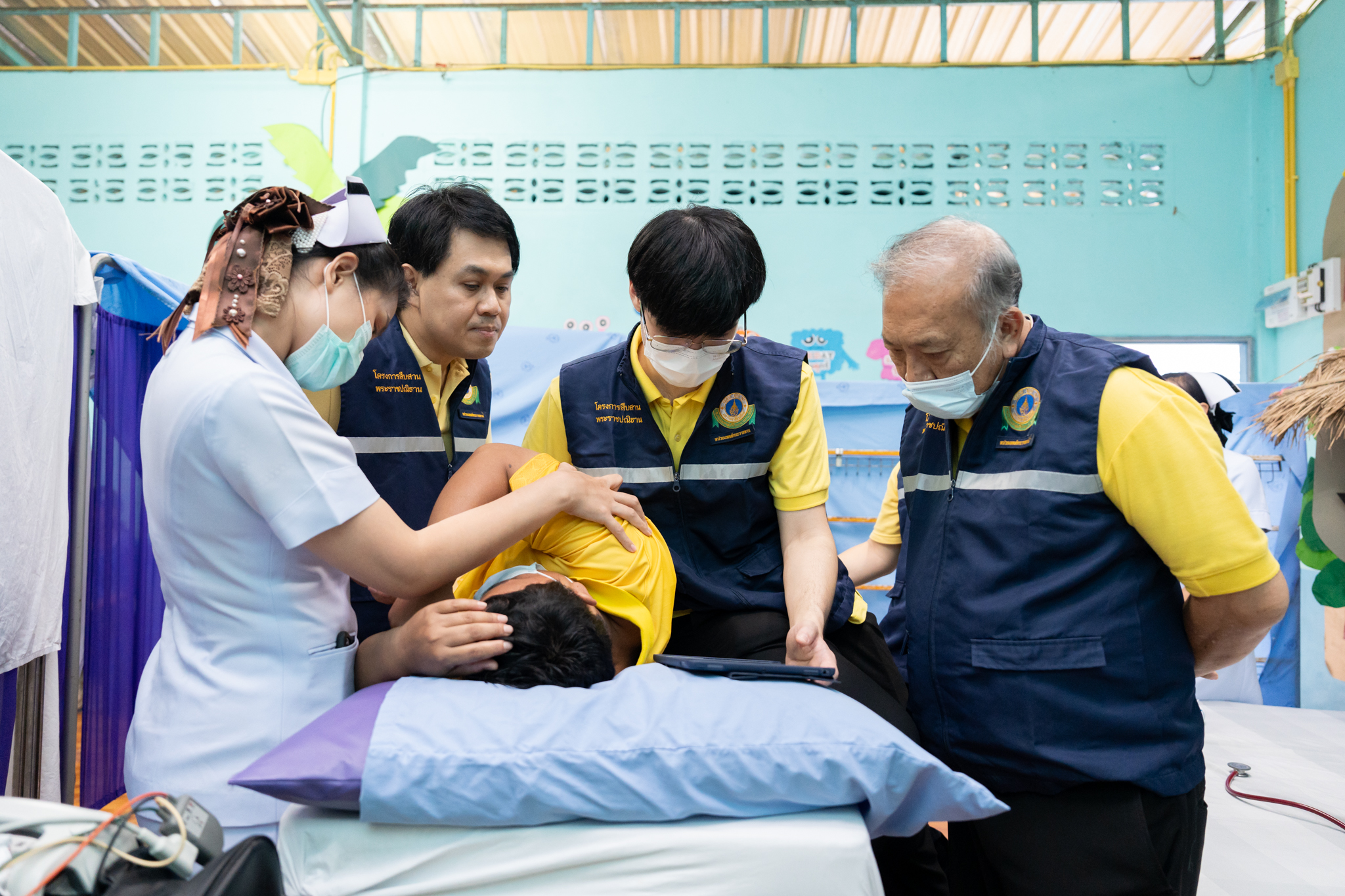 คณะแพทยศาสตร์โรงพยาบาลรามาธิบดี มหาวิทยาลัยมหิดล ร่วมกับ สำนักงานองคมนตรี ออกหน่วยแพทย์เคลื่อนที่ ในโครงการ “สืบสานพระราชปณิธาน” ณ จังหวัดมุกดาหาร คณะแพทยศาสตร์โรงพยาบาลรามาธิบดี มหาวิทยาลัยมหิดล ร่วมกับ สำนักงานองคมนตรี ออกหน่วยแพทย์เคลื่อนที่ ในโครงการ “สืบสานพระราชปณิธาน” ณ จังหวัดมุกดาหาร