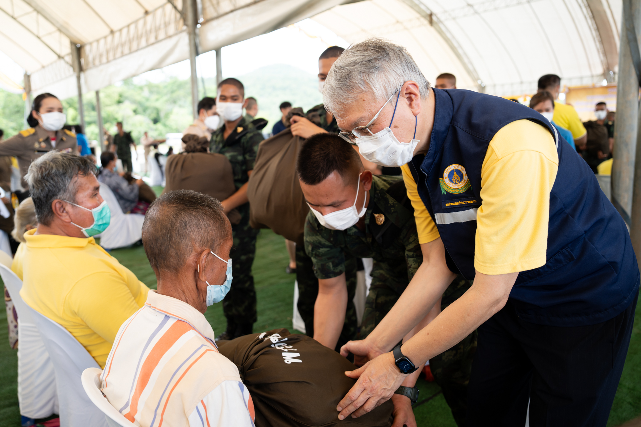 คณะแพทยศาสตร์โรงพยาบาลรามาธิบดี มหาวิทยาลัยมหิดล ร่วมกับ สำนักงานองคมนตรี ออกหน่วยแพทย์เคลื่อนที่ ในโครงการ “สืบสานพระราชปณิธาน” ณ จังหวัดมุกดาหาร คณะแพทยศาสตร์โรงพยาบาลรามาธิบดี มหาวิทยาลัยมหิดล ร่วมกับ สำนักงานองคมนตรี ออกหน่วยแพทย์เคลื่อนที่ ในโครงการ “สืบสานพระราชปณิธาน” ณ จังหวัดมุกดาหาร