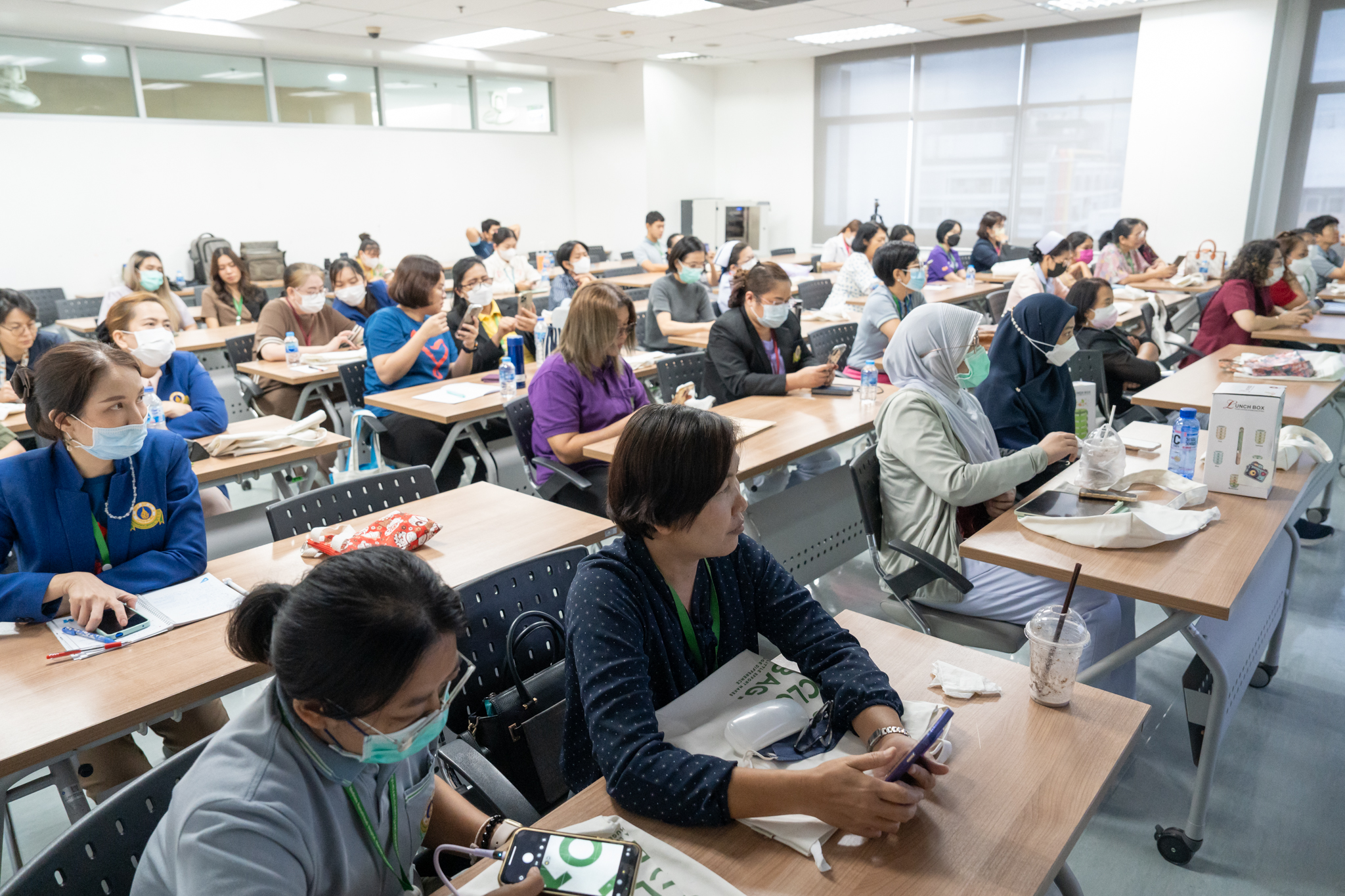 หน่วยช่างภาพ งานสื่อสารองค์กร คณะแพทยศาสตร์โรงพยาบาลรามาธิบดี มหาวิทยาลัยมหิดล จัดอบรม “เรื่องง่าย ๆ กับการถ่ายภาพด้วยกล้อง Smartphone” หน่วยช่างภาพ งานสื่อสารองค์กร คณะแพทยศาสตร์โรงพยาบาลรามาธิบดี มหาวิทยาลัยมหิดล จัดอบรม “เรื่องง่าย ๆ กับการถ่ายภาพด้วยกล้อง Smartphone”