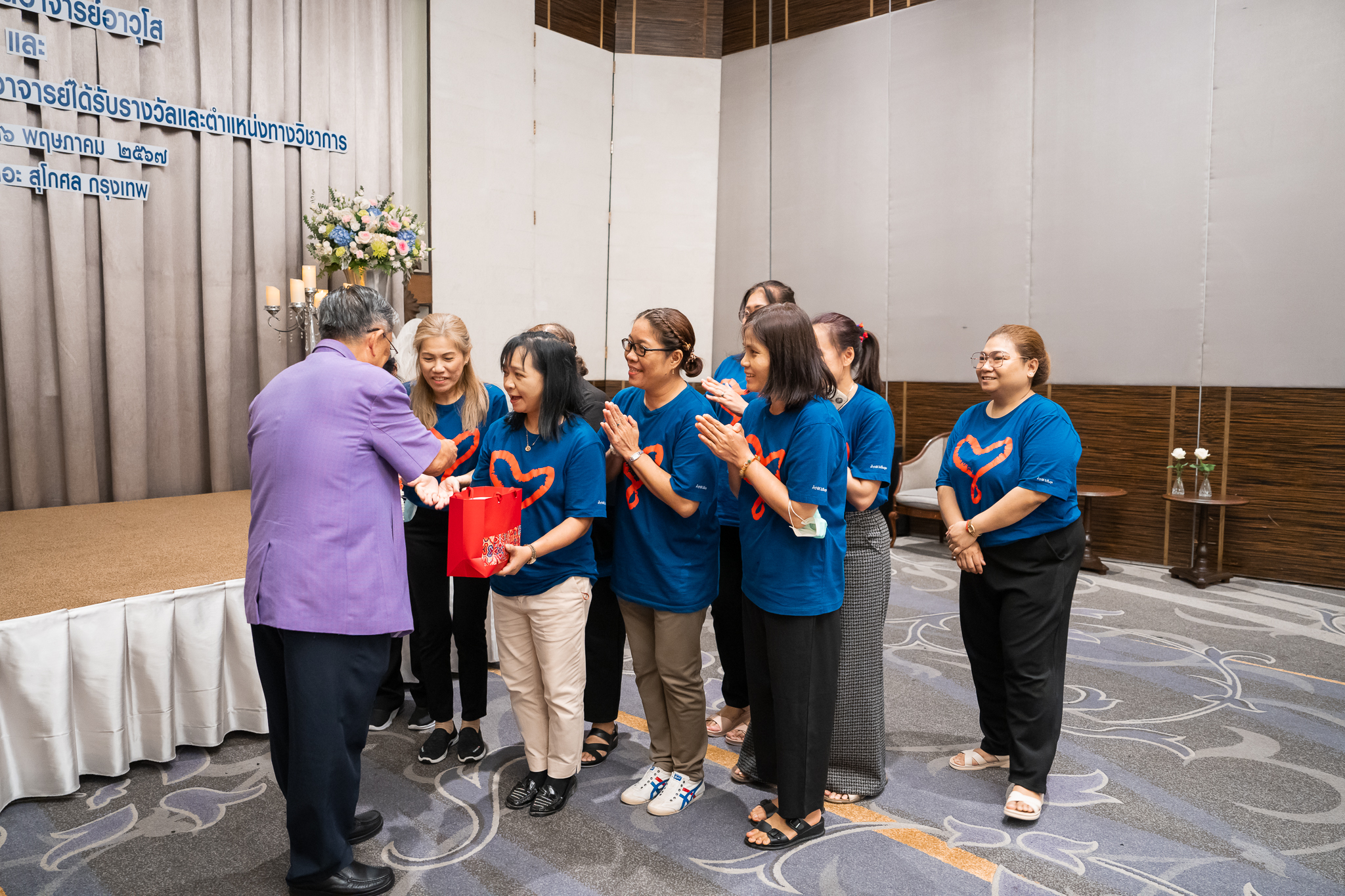 ภาควิชากุมารเวชศาสตร์ คณะแพทยศาสตร์โรงพยาบาลรามาธิบดี มหาวิทยาลัยมหิดล จัดงานมุทิตาจิตอาจารย์อาวุโสครบรอบปี 2567 และแสดงความยินดีเนื่องในโอกาสที่อาจารย์ประจำภาควิชาฯ ได้รับรางวัลและตำแหน่งทางวิชาการ ประจำปี 2566 ภาควิชากุมารเวชศาสตร์ คณะแพทยศาสตร์โรงพยาบาลรามาธิบดี มหาวิทยาลัยมหิดล จัดงานมุทิตาจิตอาจารย์อาวุโสครบรอบปี 2567 และแสดงความยินดีเนื่องในโอกาสที่อาจารย์ประจำภาควิชาฯ ได้รับรางวัลและตำแหน่งทางวิชาการ ประจำปี 2566
