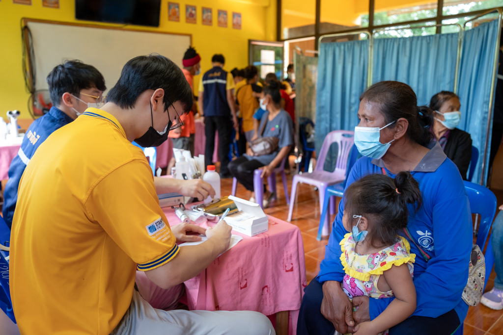 คณะแพทยศาสตร์โรงพยาบาลรามาธิบดี มหาวิทยาลัยมหิดล ร่วมกับ สำนักงานองคมนตรี ออกหน่วยแพทย์เคลื่อนที่ ในโครงการ “สืบสานพระราชปณิธาน” ณ จังหวัดประจวบคีรีขันธ์ คณะแพทยศาสตร์โรงพยาบาลรามาธิบดี มหาวิทยาลัยมหิดล ร่วมกับ สำนักงานองคมนตรี ออกหน่วยแพทย์เคลื่อนที่ ในโครงการ “สืบสานพระราชปณิธาน” ณ จังหวัดประจวบคีรีขันธ์