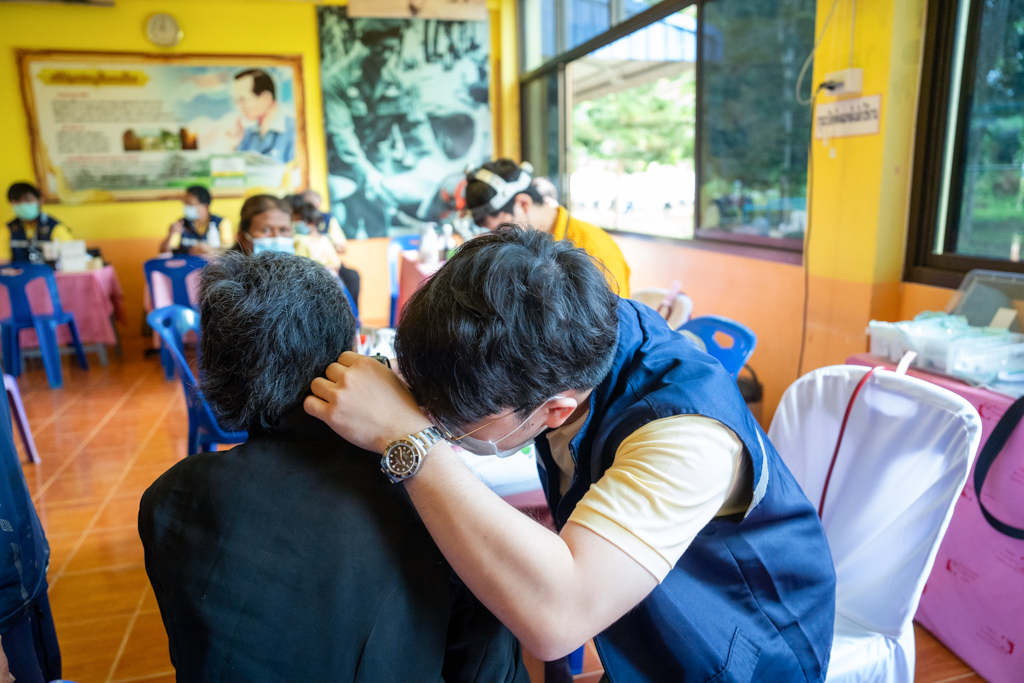คณะแพทยศาสตร์โรงพยาบาลรามาธิบดี มหาวิทยาลัยมหิดล ร่วมกับ สำนักงานองคมนตรี ออกหน่วยแพทย์เคลื่อนที่ ในโครงการ “สืบสานพระราชปณิธาน” ณ จังหวัดประจวบคีรีขันธ์ คณะแพทยศาสตร์โรงพยาบาลรามาธิบดี มหาวิทยาลัยมหิดล ร่วมกับ สำนักงานองคมนตรี ออกหน่วยแพทย์เคลื่อนที่ ในโครงการ “สืบสานพระราชปณิธาน” ณ จังหวัดประจวบคีรีขันธ์