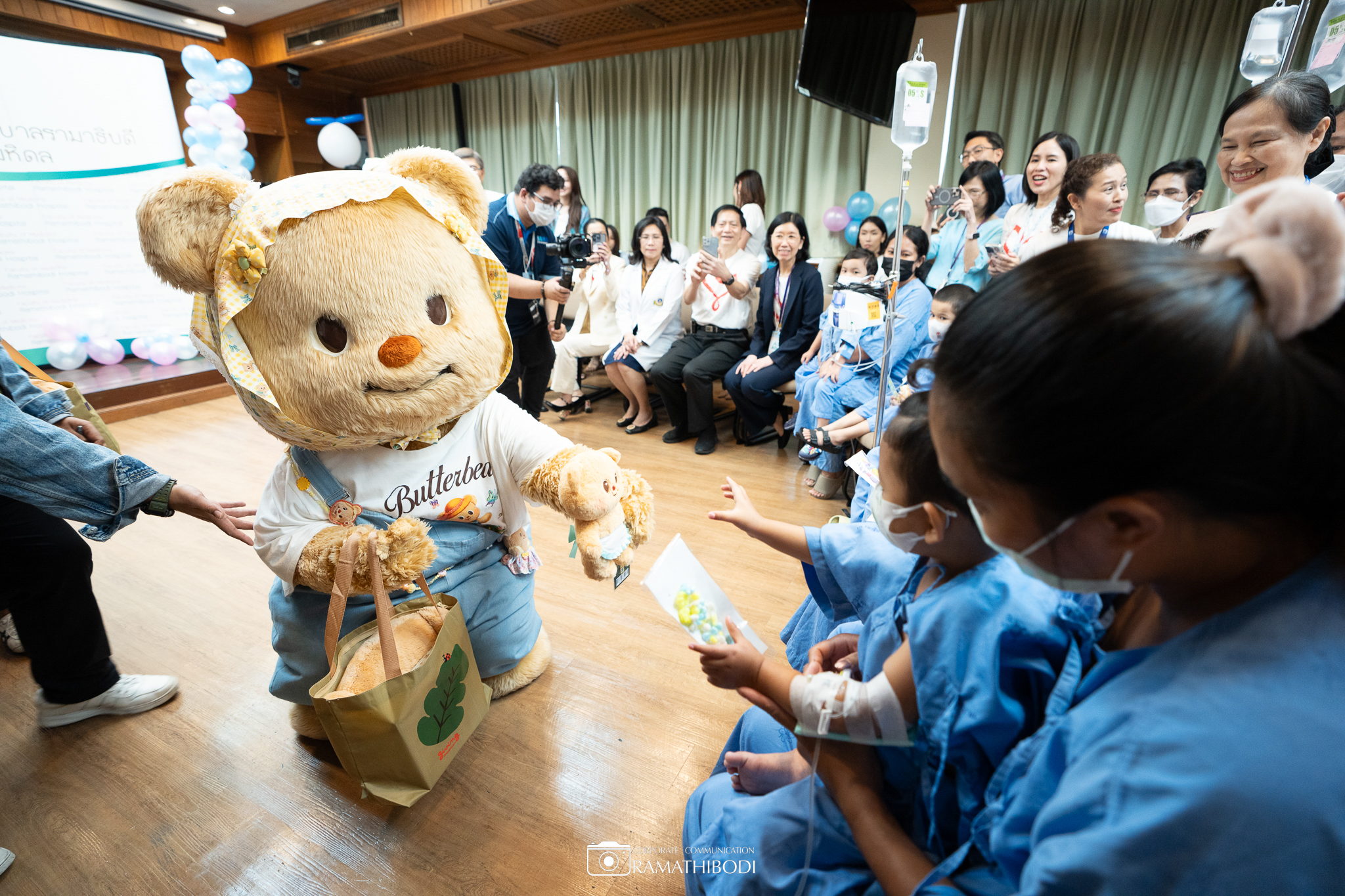 “น้องหมีเนย” BUTTER BEAR เยี่ยมให้กำลังใจผู้ป่วยเด็ก รพ.รามาธิบดี “น้องหมีเนย” BUTTER BEAR เยี่ยมให้กำลังใจผู้ป่วยเด็ก รพ.รามาธิบดี